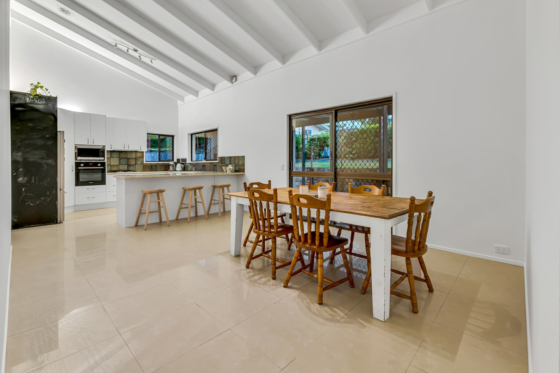 12 Kurrambee Avenue, Ashmore, Ashmore - Thumbnail 8