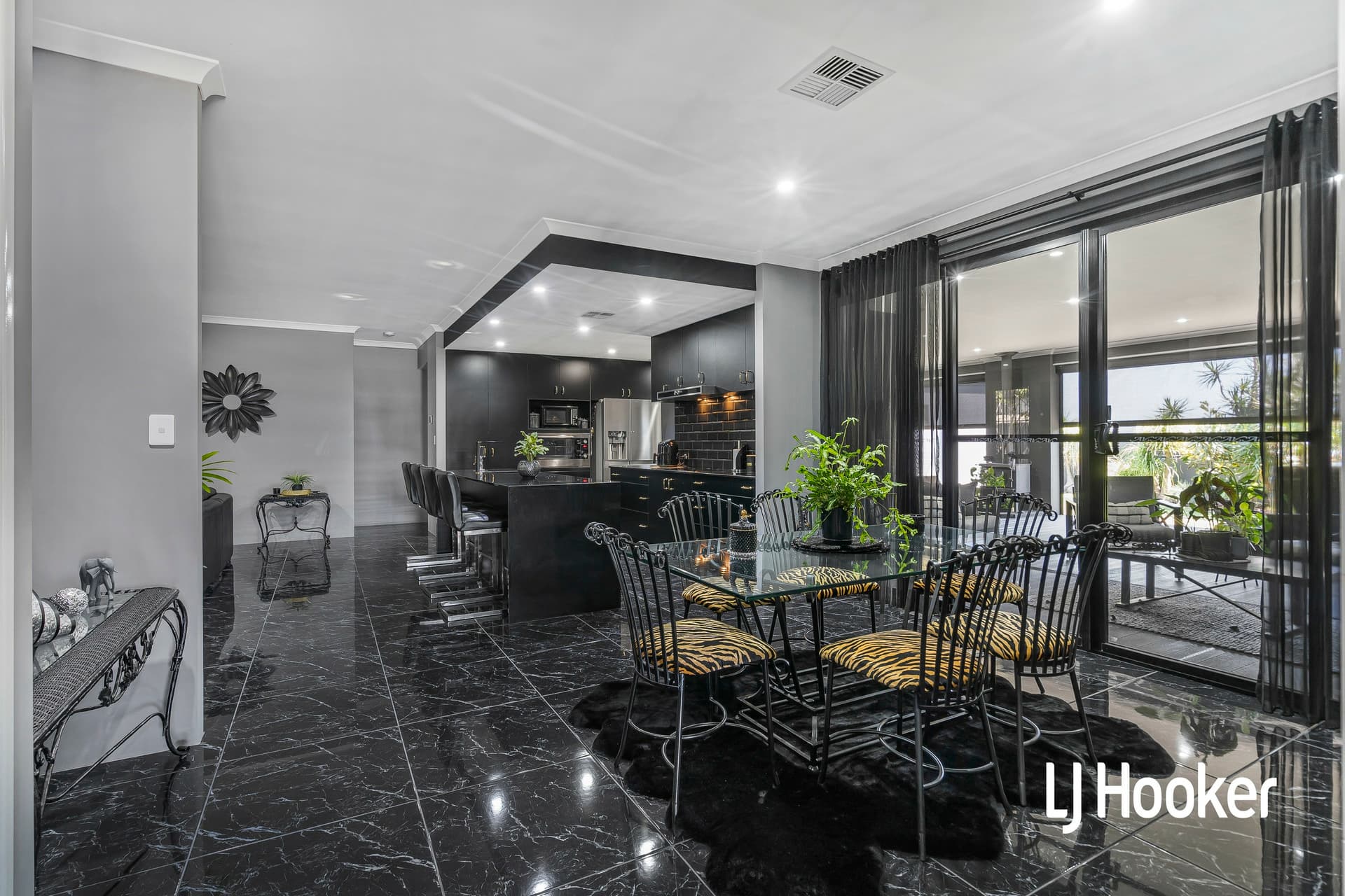 114 Castlewood Parkway, Southern River, Southern River - Thumbnail 6