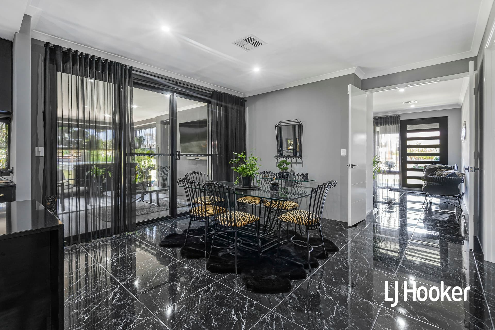 114 Castlewood Parkway, Southern River, Southern River - Thumbnail 7