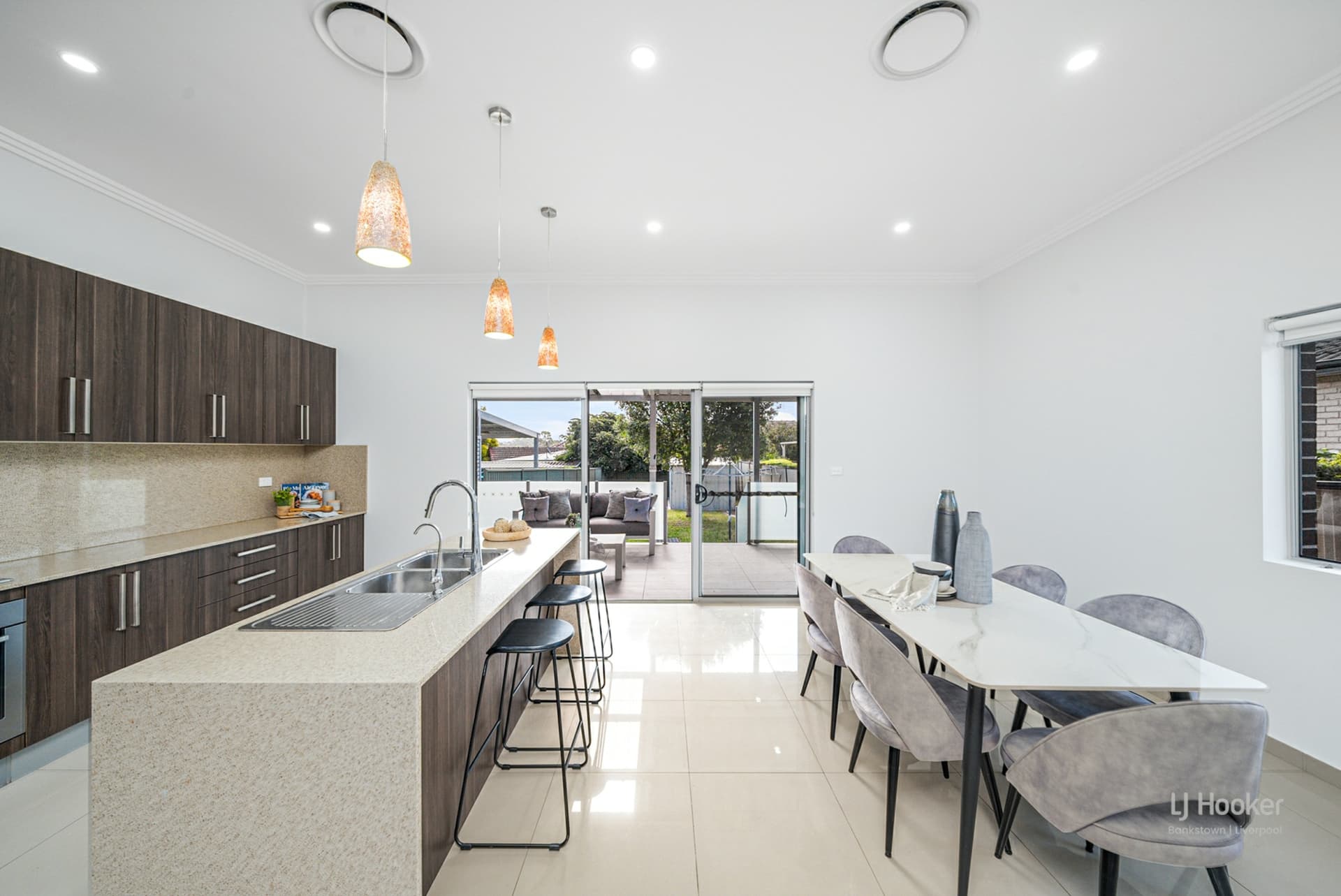 28 Robertson Road, Chester Hill, Chester Hill - Thumbnail 4