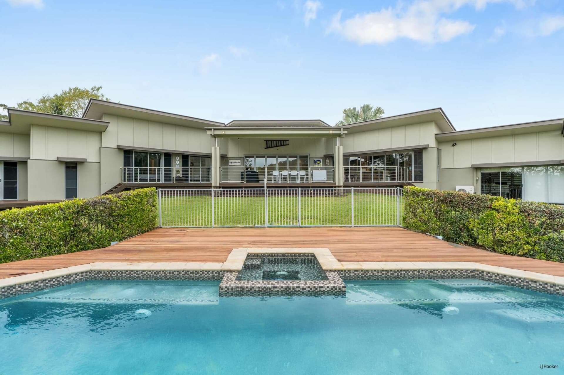 2 Joyce Court, Tallebudgera, Tallebudgera - Thumbnail 4