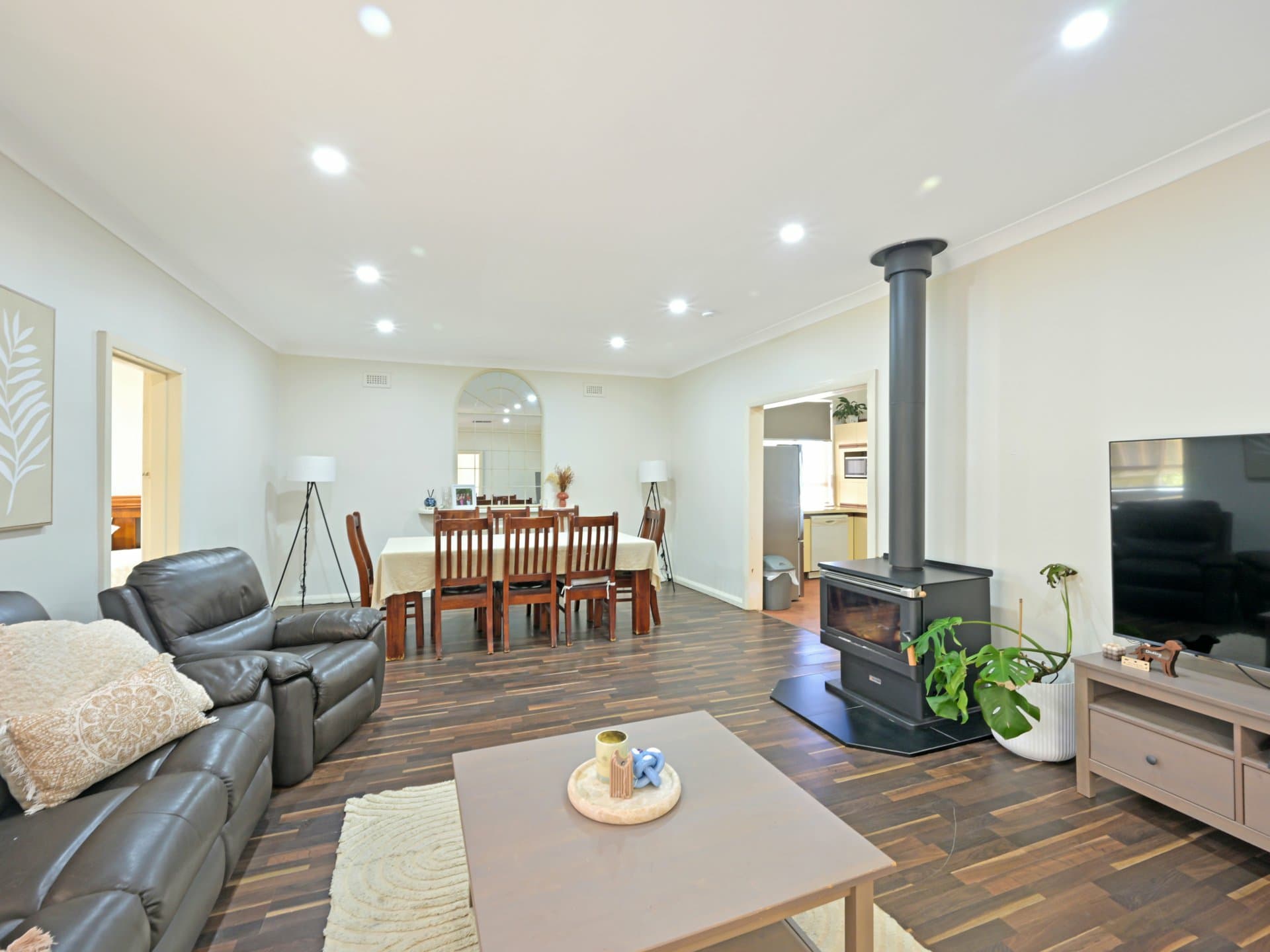 69 Wyman Street, Broken Hill, Broken Hill - Thumbnail 3