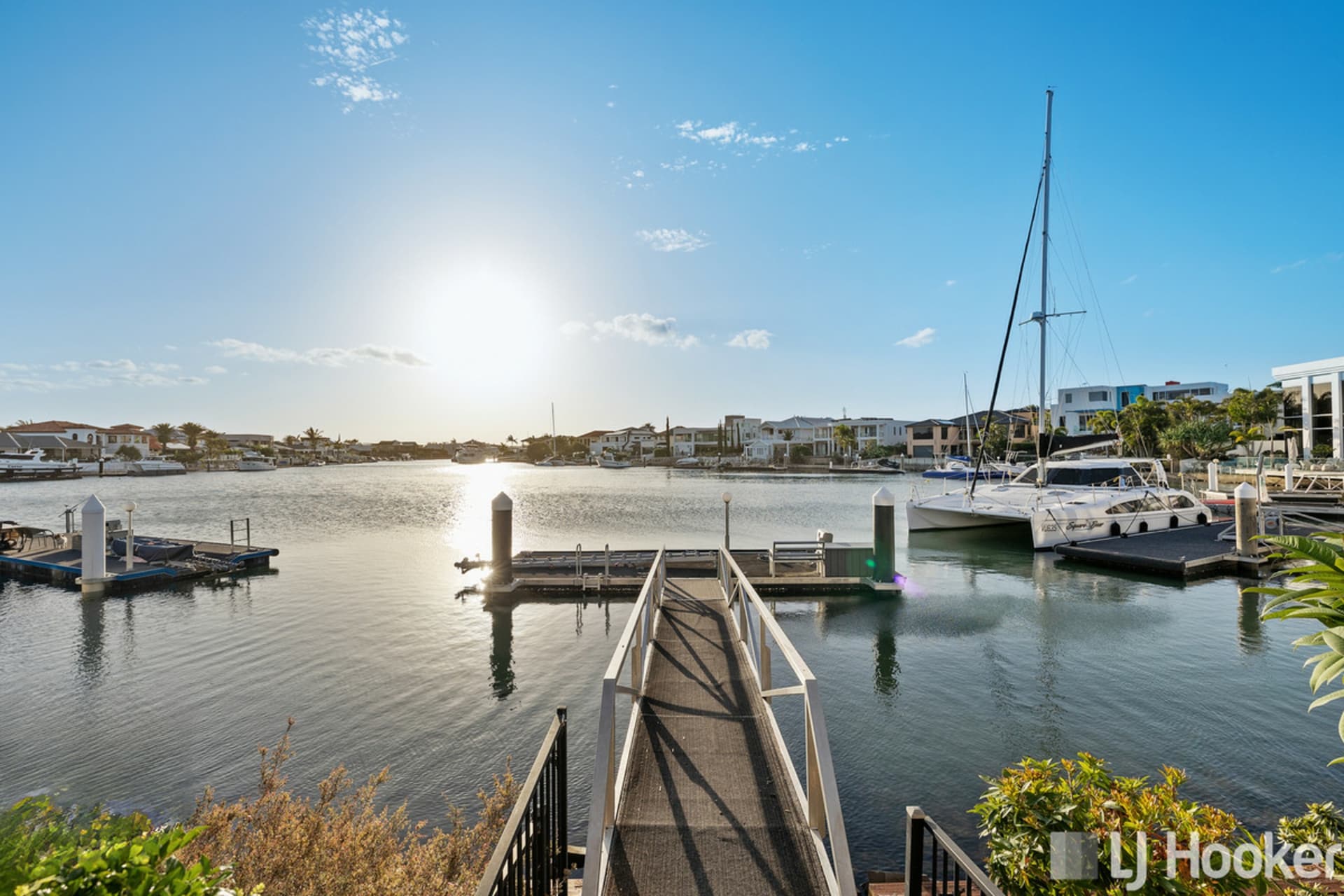 14 Raby Bay Boulevard, Raby Bay, Cleveland - Thumbnail 2