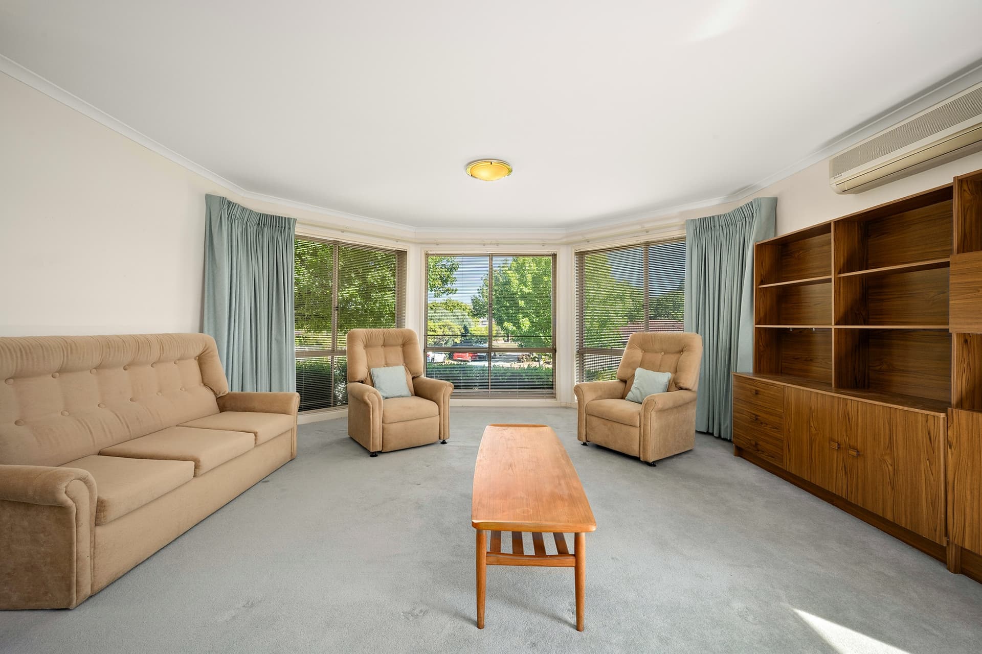 9 Bredbo Close, Amaroo, Amaroo - Thumbnail 2