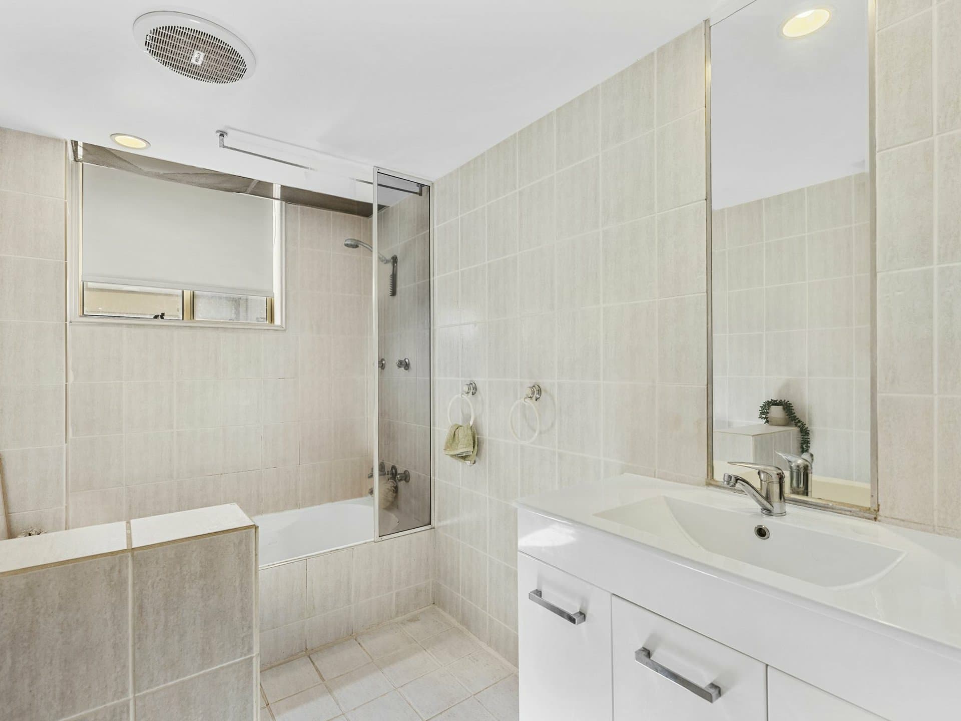 9/71 Boondilla Road, Blue Bay, Blue Bay - Thumbnail 2