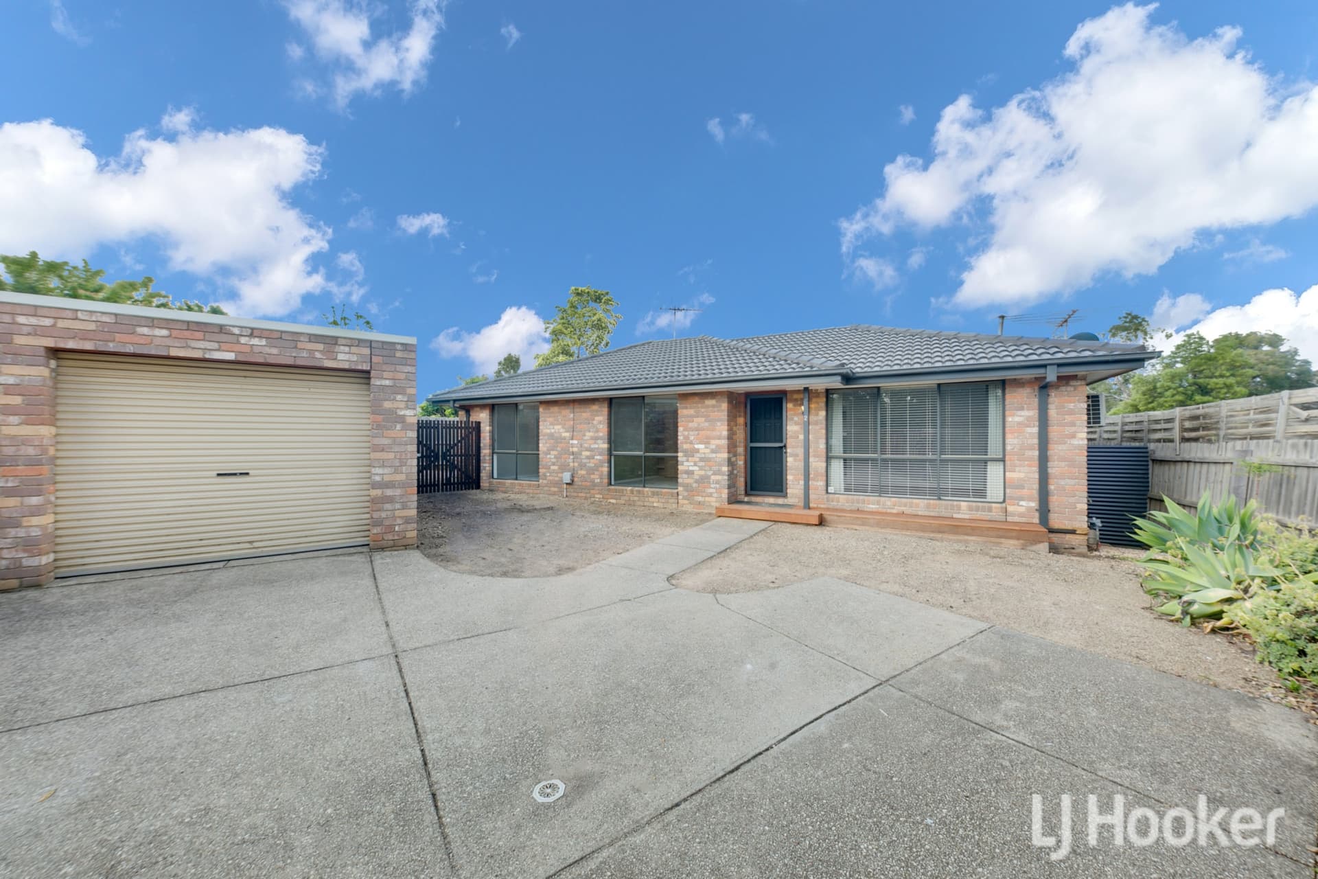 2/21 Wolfe Road, Melton, Melton - Image 1