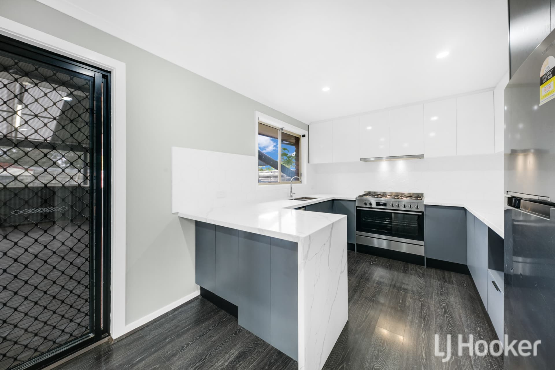 2/21 Wolfe Road, Melton, Melton - Thumbnail 4