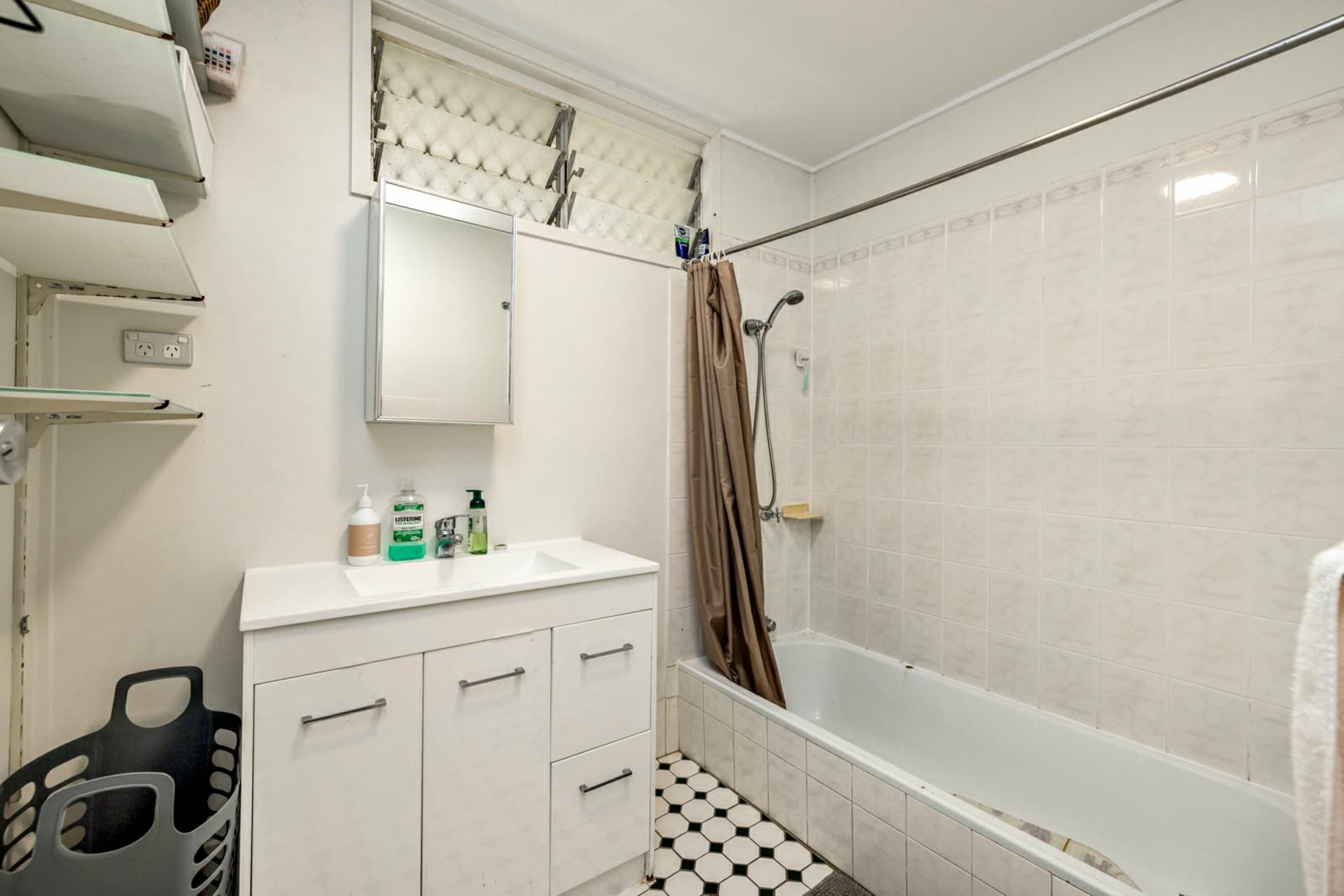 13 Oxley Street, Edge Hill, Edge Hill - Image 1