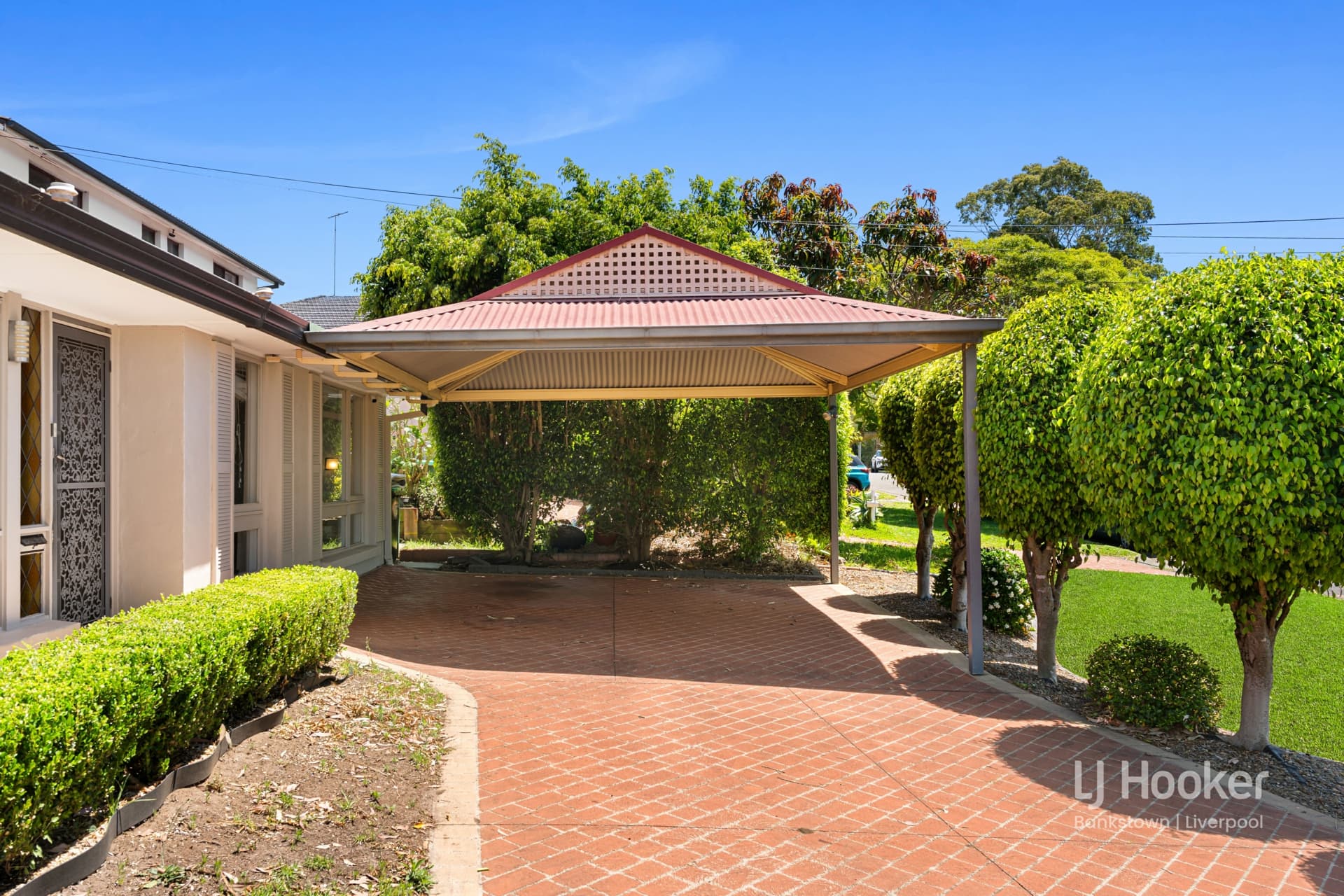 30 Elouera Crescent, Moorebank, Moorebank - Thumbnail 2