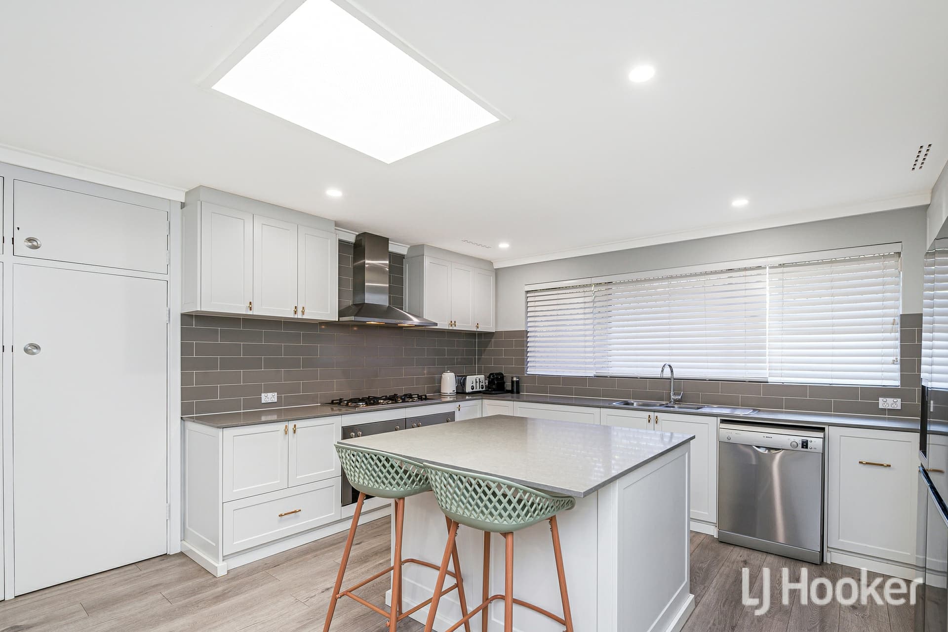 74 Regency Drive, Thornlie, Thornlie - Thumbnail 2