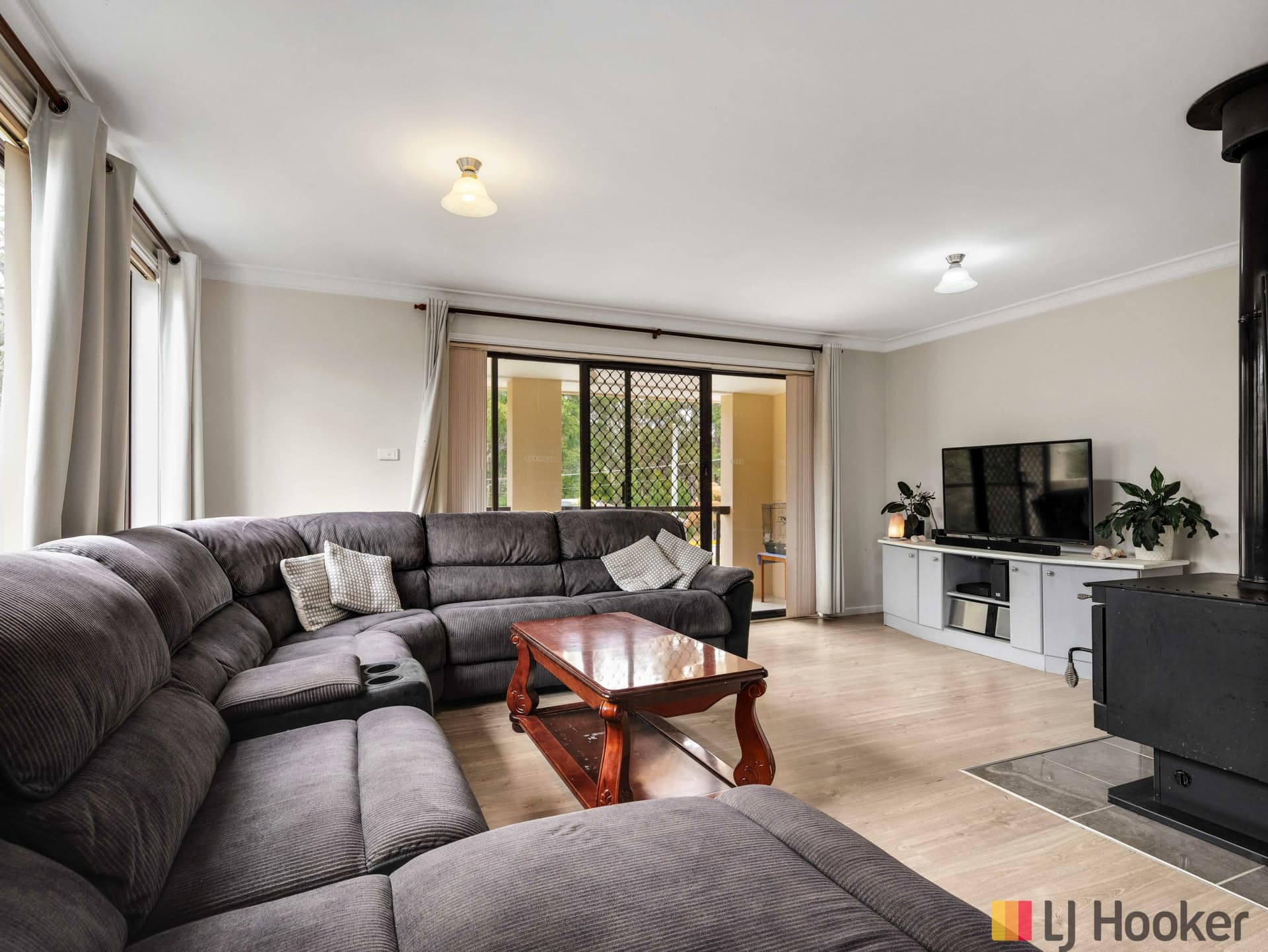18 Explorers Way, Surf Beach, Surf Beach - Thumbnail 4