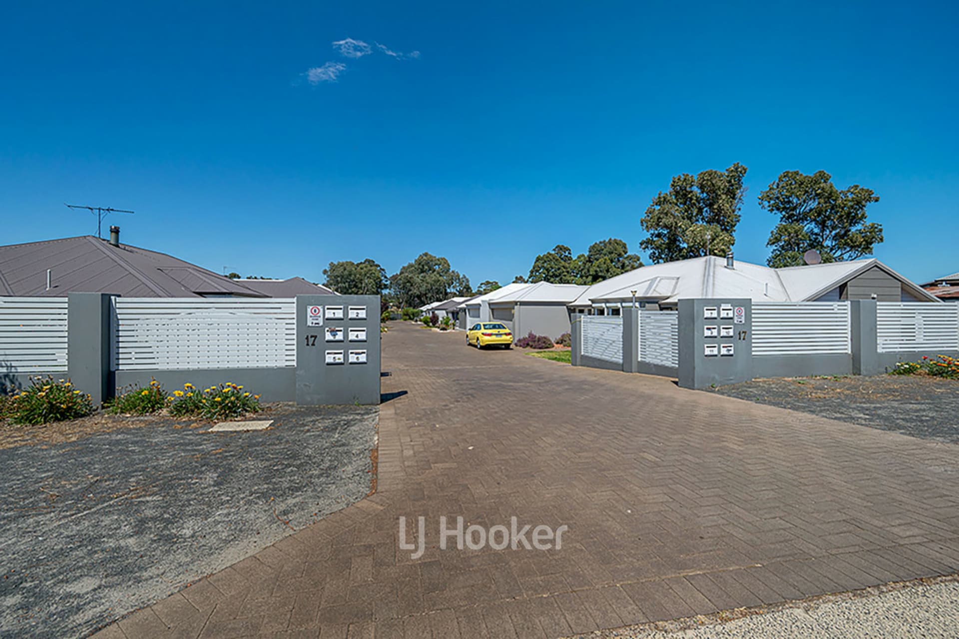 2/17 Moira Road, Collie, Collie - Image 1