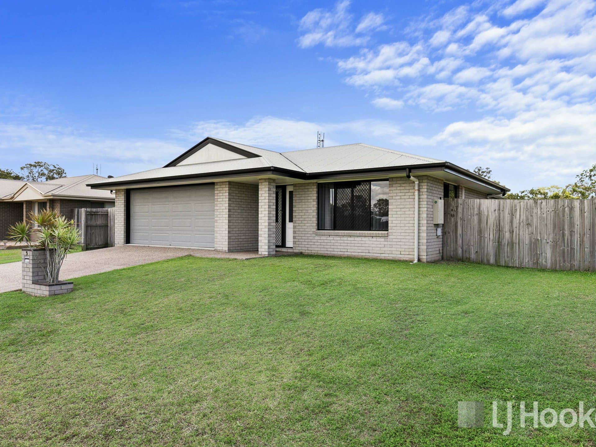5 Cassowary Street, Kawungan, Kawungan - Image 1