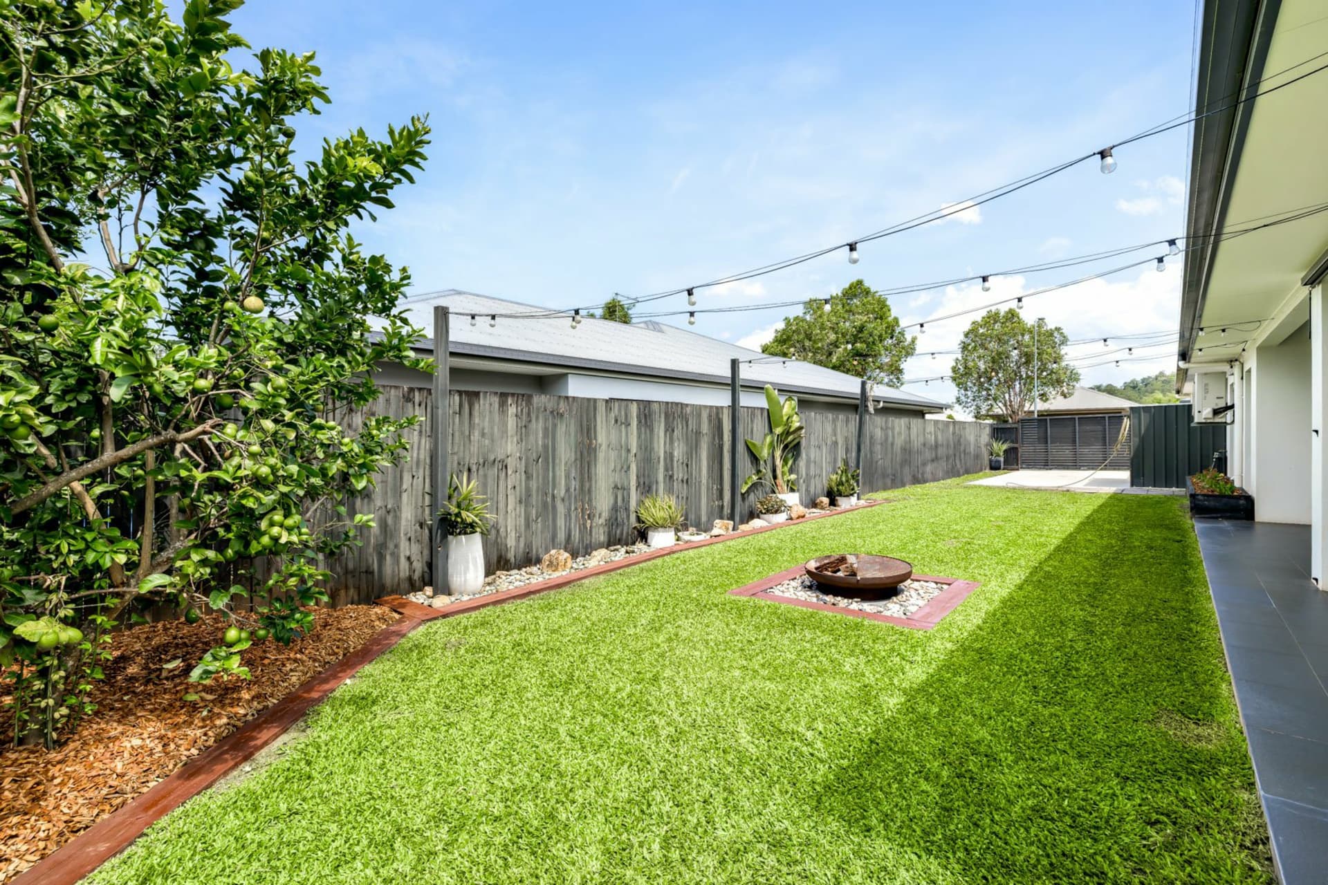 48 Woodlock Drive, Edmonton, Edmonton - Thumbnail 2
