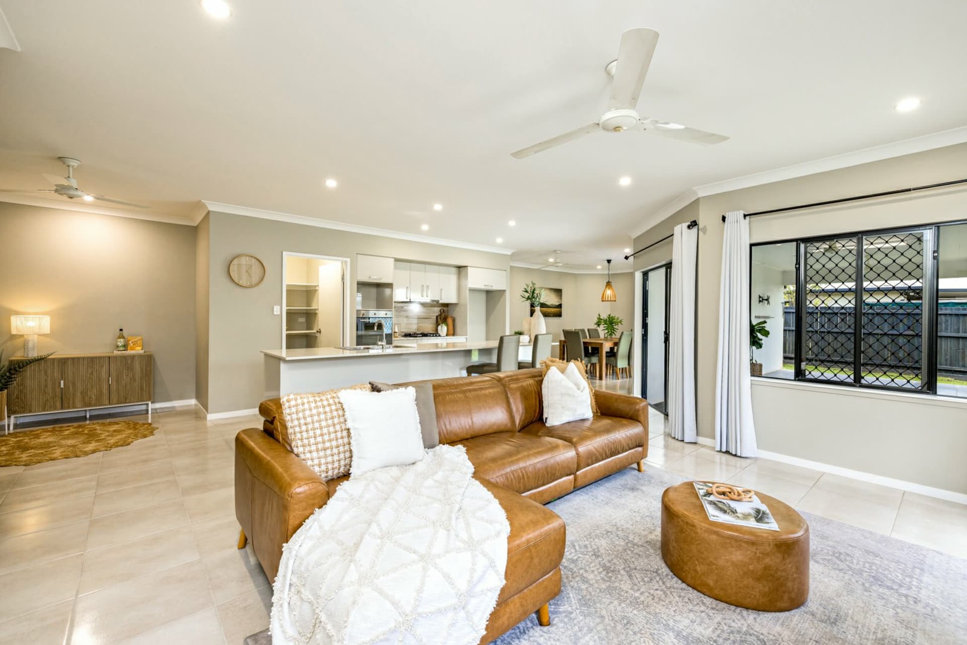 48 Woodlock Drive, Edmonton, Edmonton - Thumbnail 3