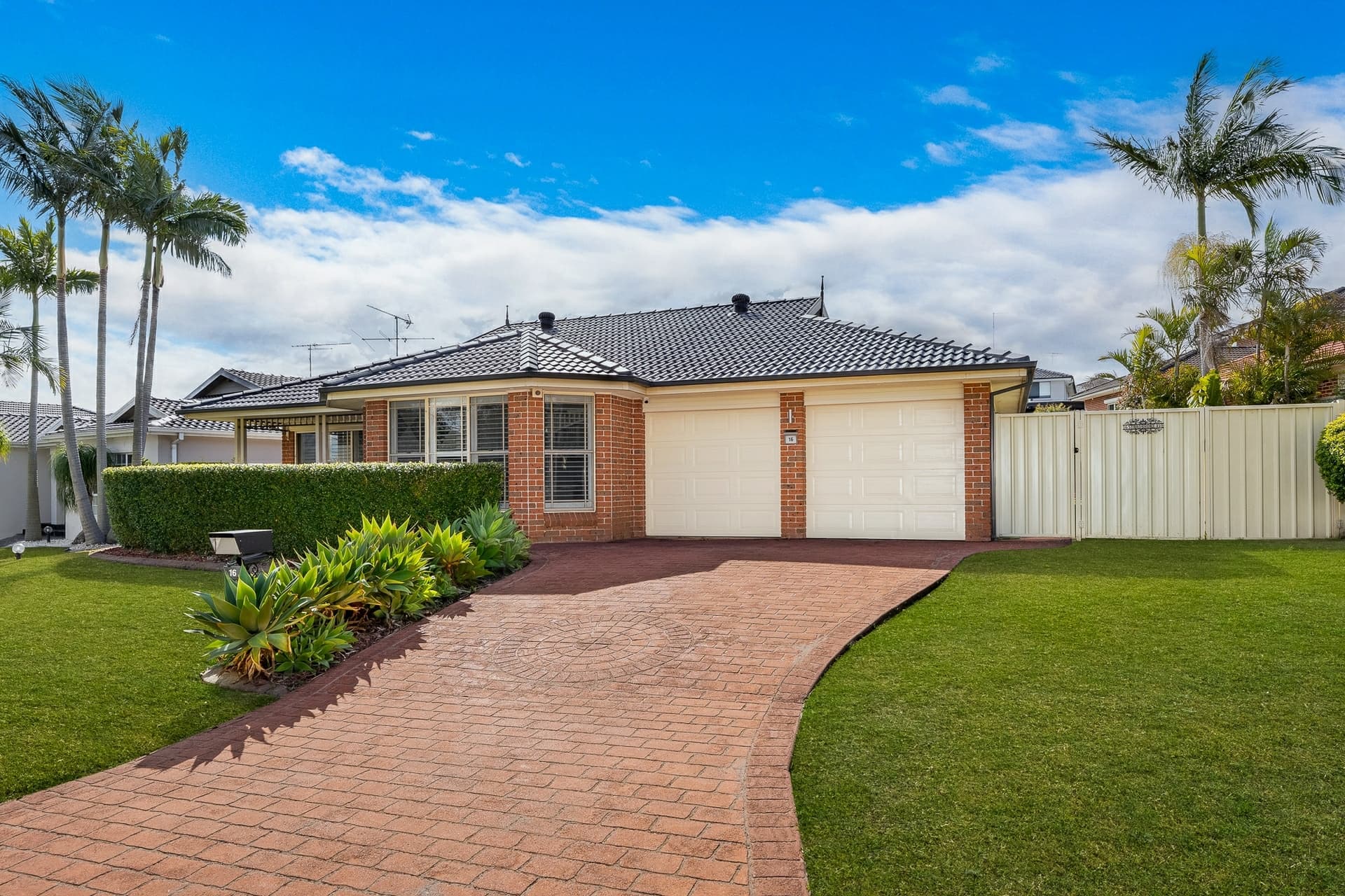 16 Stradbroke Avenue, Green Valley, Green Valley - Thumbnail 2
