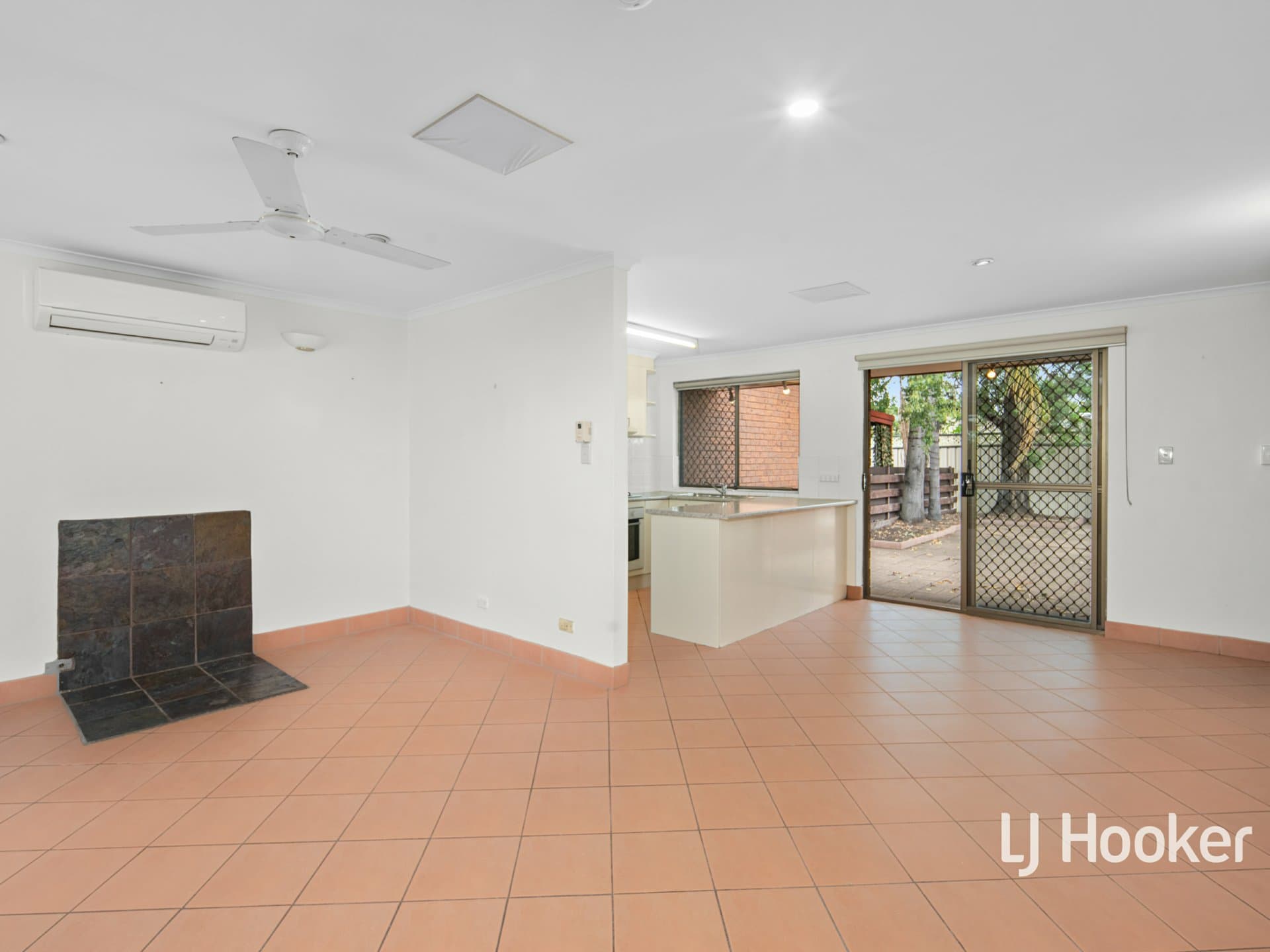 25/2 Barrett Drive, Desert Springs, Desert Springs - Thumbnail 4