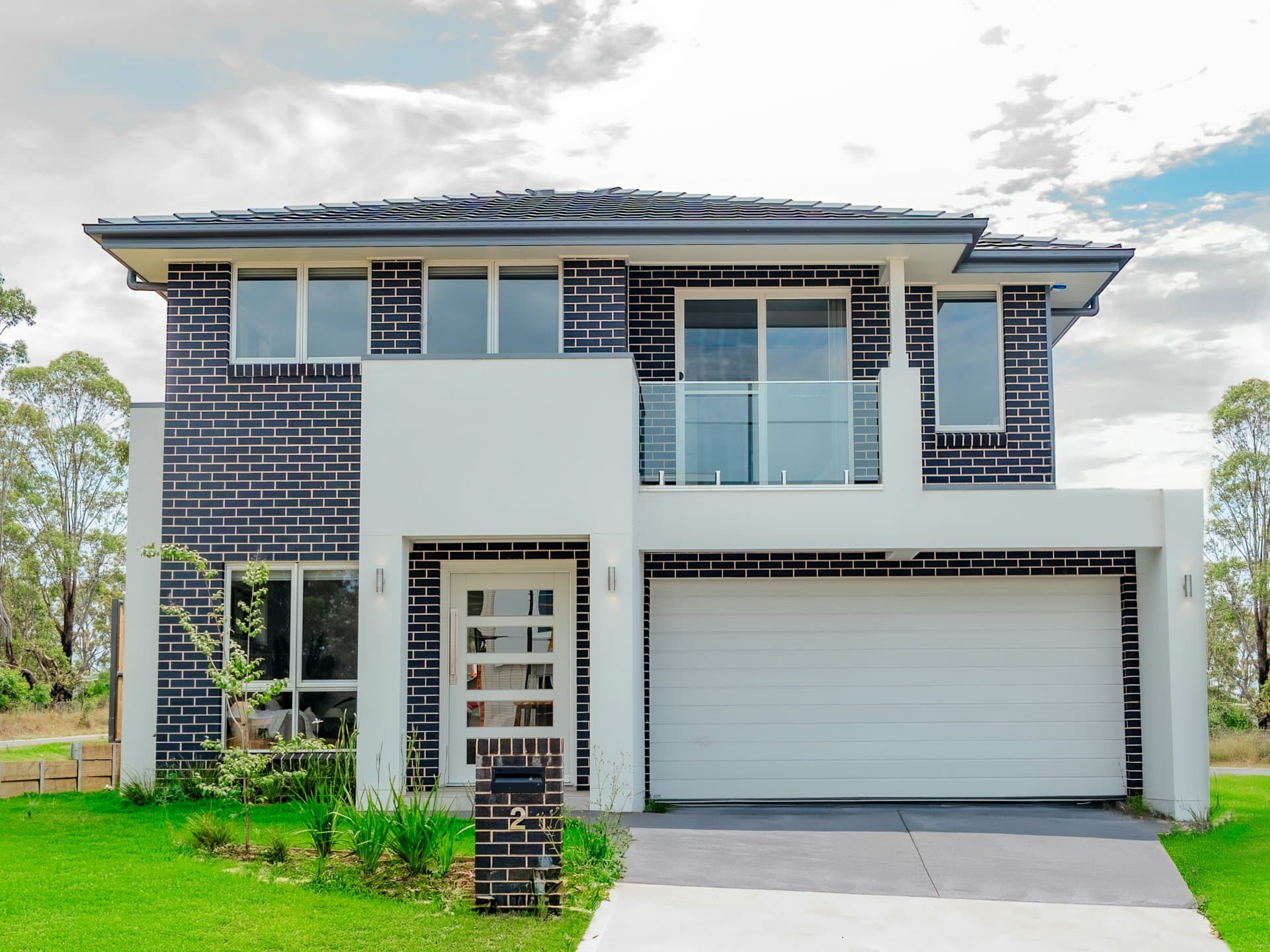 2 Bluegate Street, Box Hill, Box Hill - Thumbnail 2
