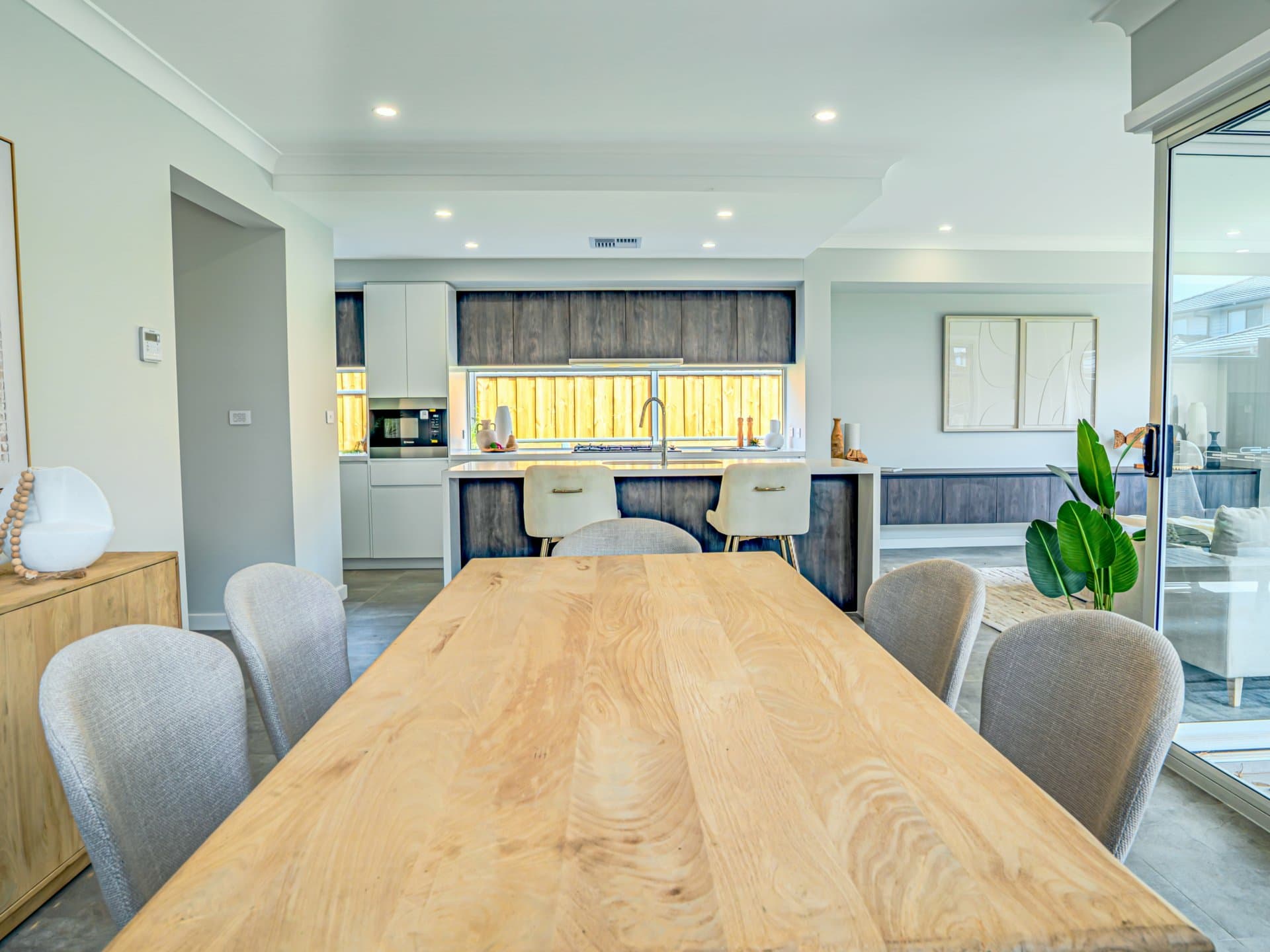 2 Bluegate Street, Box Hill, Box Hill - Thumbnail 5