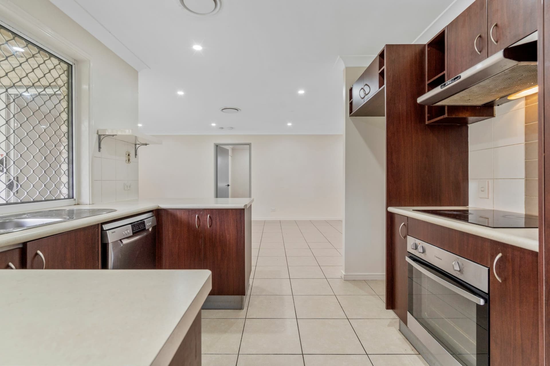 17 Lancelot Crescent, Ormeau, Ormeau - Thumbnail 3