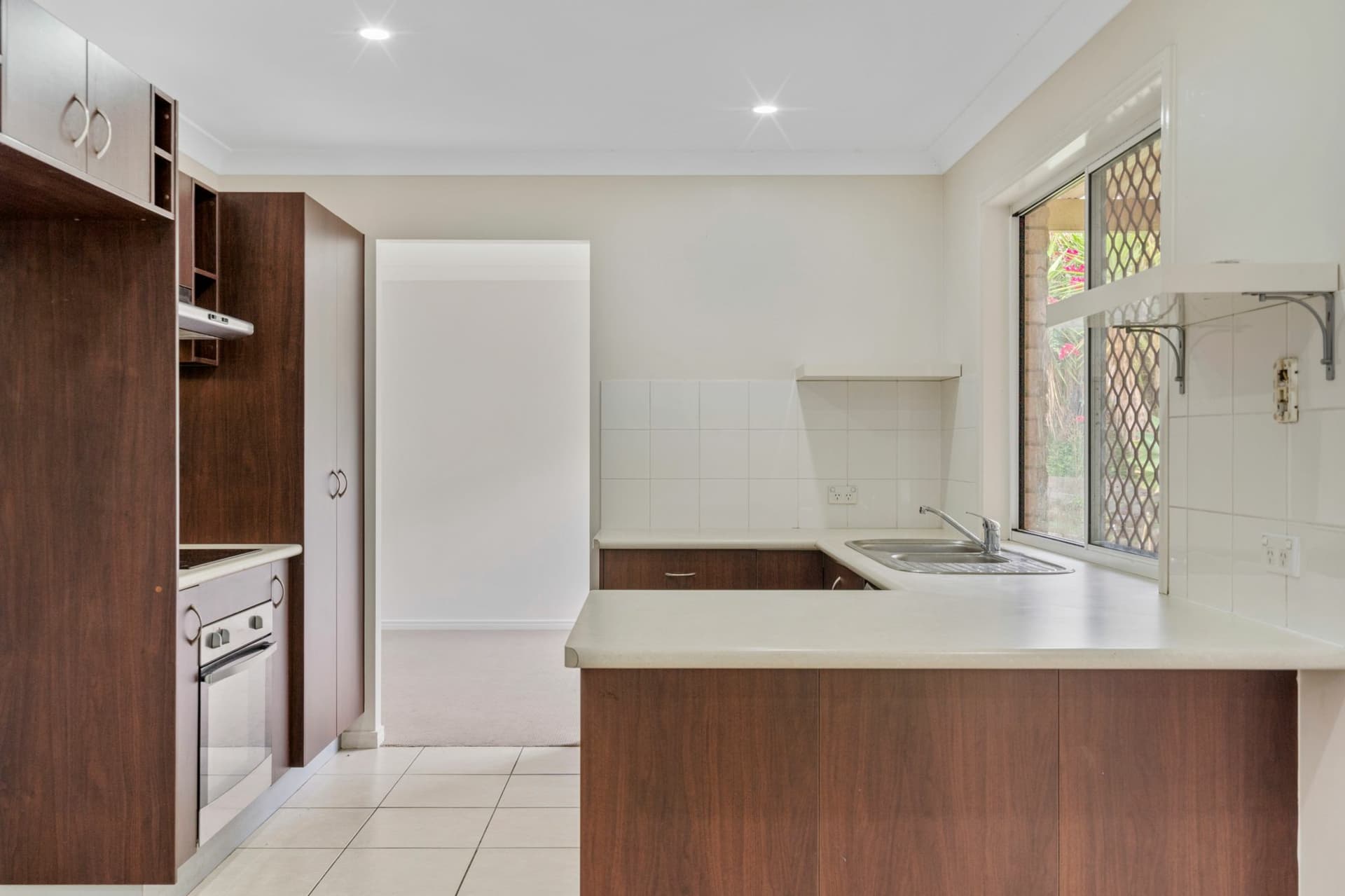 17 Lancelot Crescent, Ormeau, Ormeau - Thumbnail 4