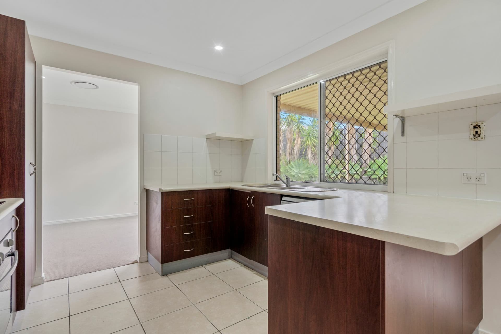 17 Lancelot Crescent, Ormeau, Ormeau - Thumbnail 5