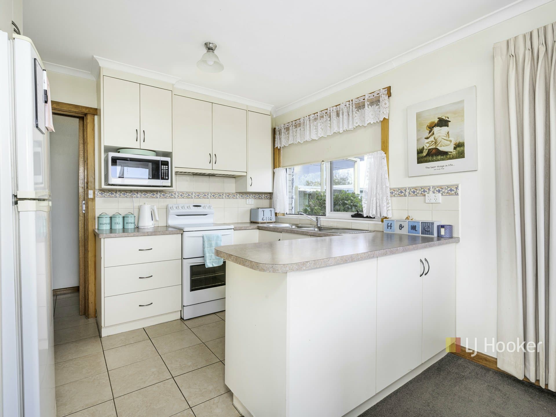 1 Victor Court, Devonport, Devonport - Thumbnail 3