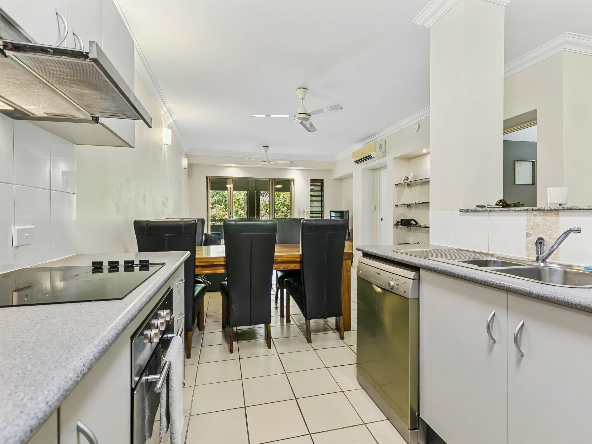 2510/22-26 Clifton Road, Clifton Beach, Clifton Beach - Image 1