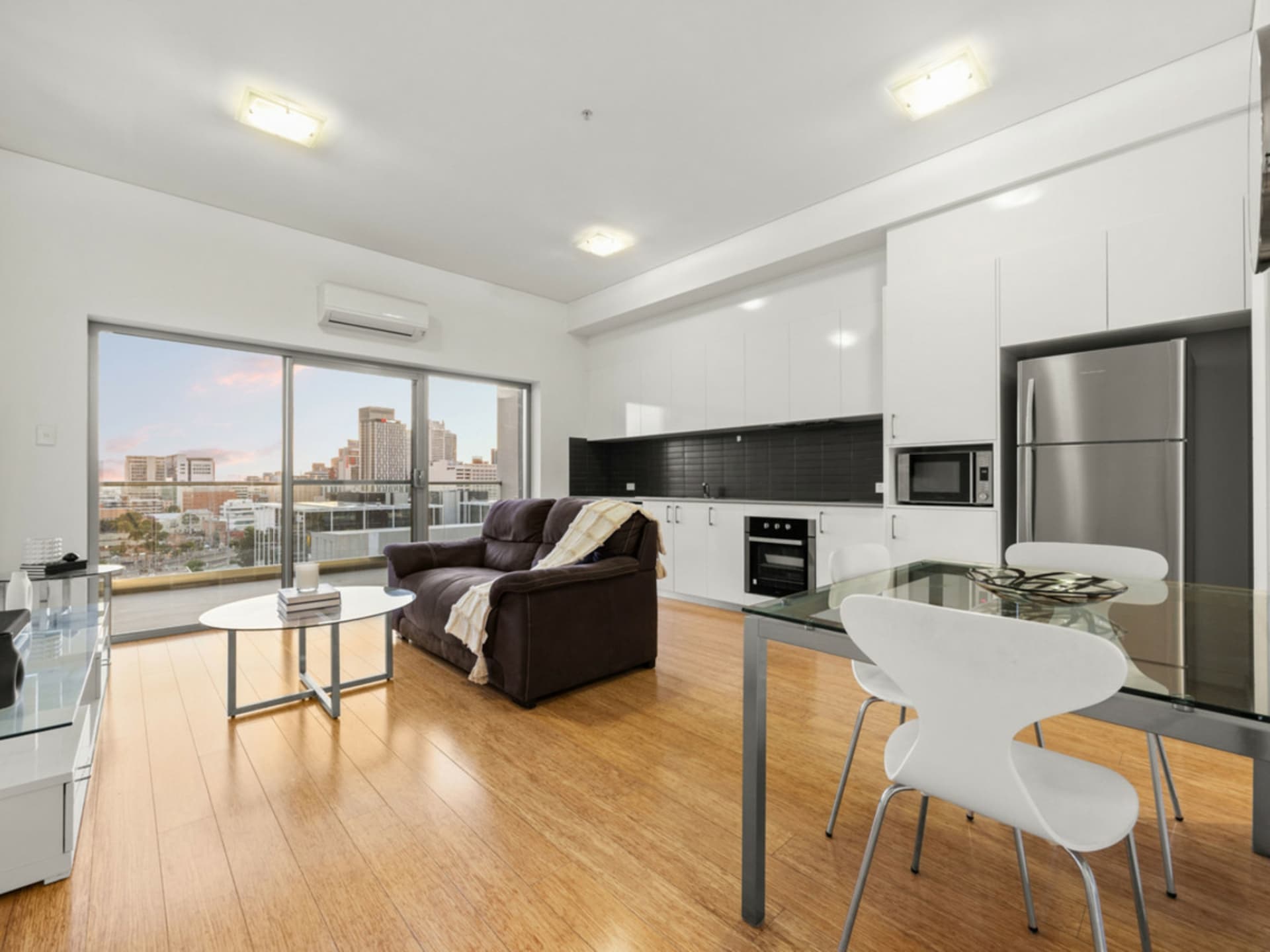 93/33 Newcastle Street, Perth, Perth - Thumbnail 2