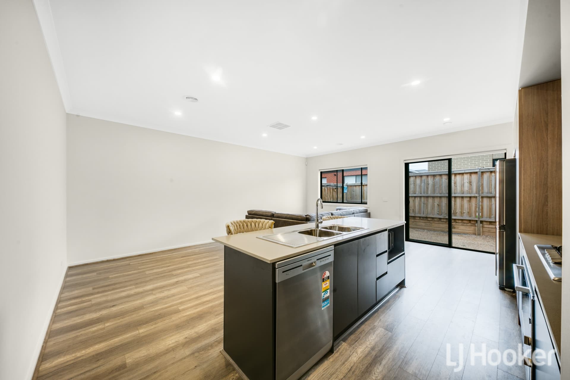 10 Athena Road, Weir Views, Weir Views - Thumbnail 3