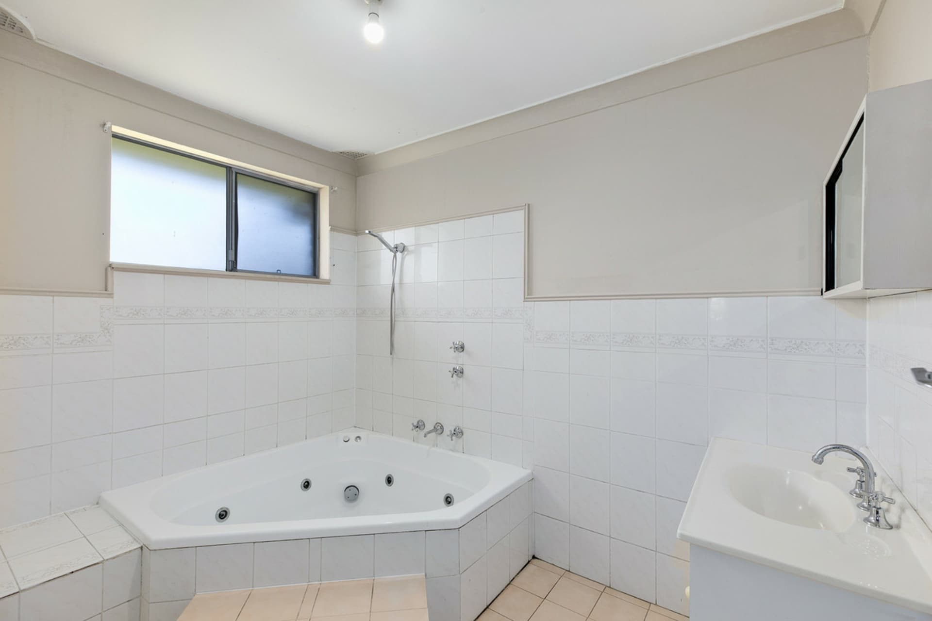 195 Wyong Road, Killarney Vale, Killarney Vale - Thumbnail 7
