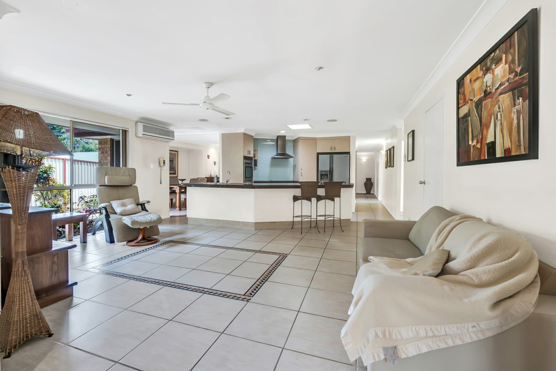 7 Sun Valley Drive, Ashmore, Ashmore - Thumbnail 8