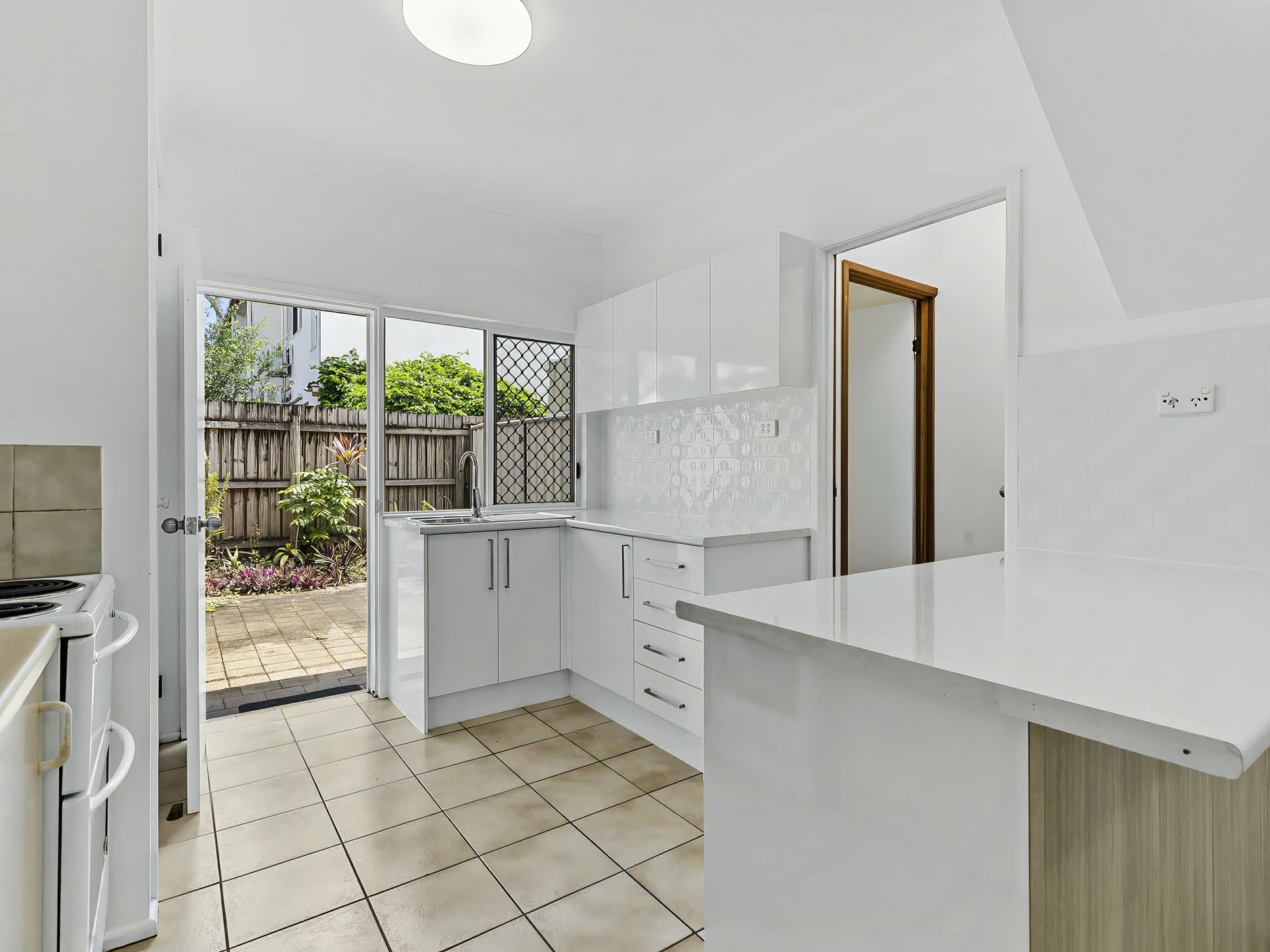 7/33-35 Fairweather Street, Yorkeys Knob, Yorkeys Knob - Thumbnail 2