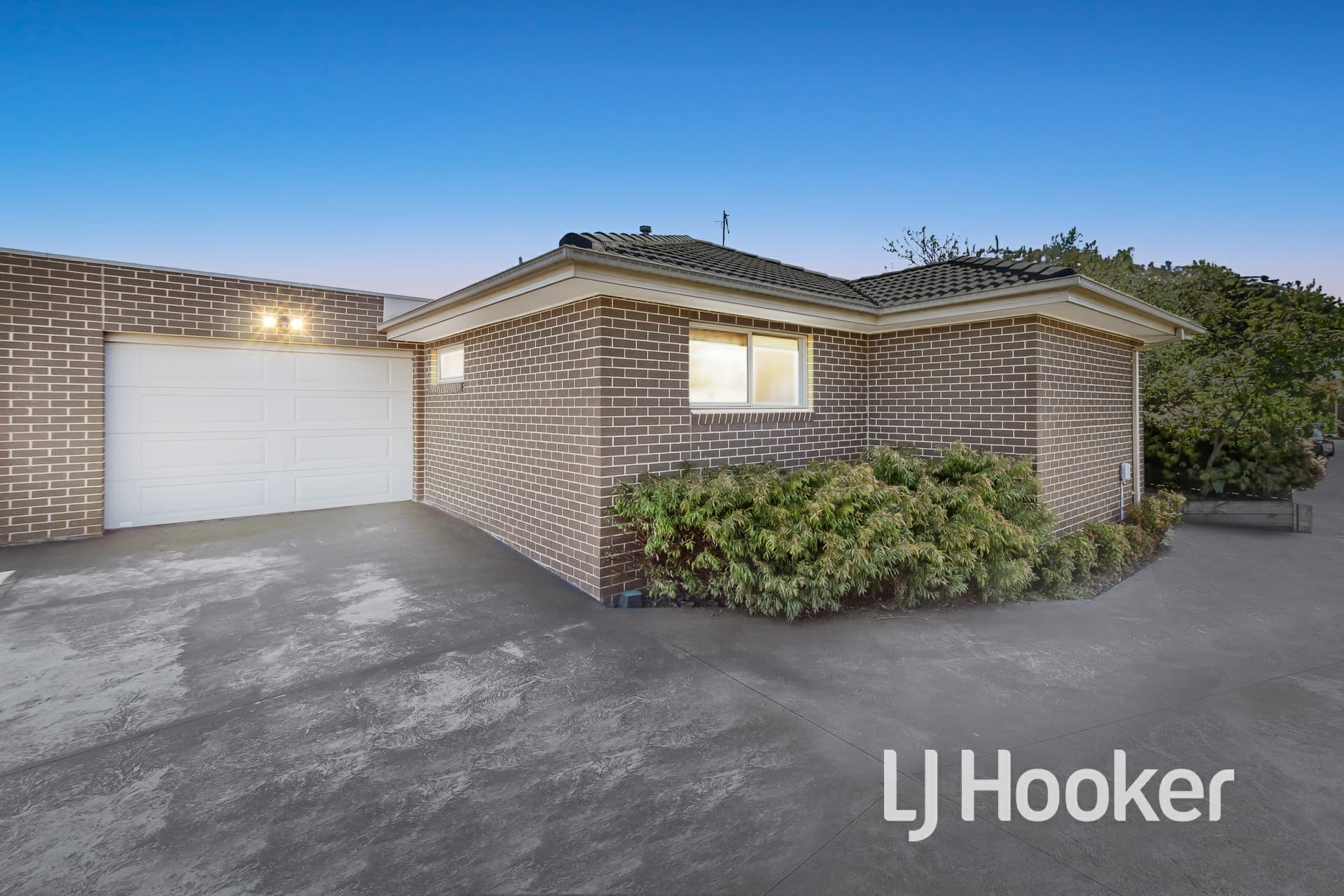 6 Clayton Road, Cranbourne, Cranbourne - Image 1
