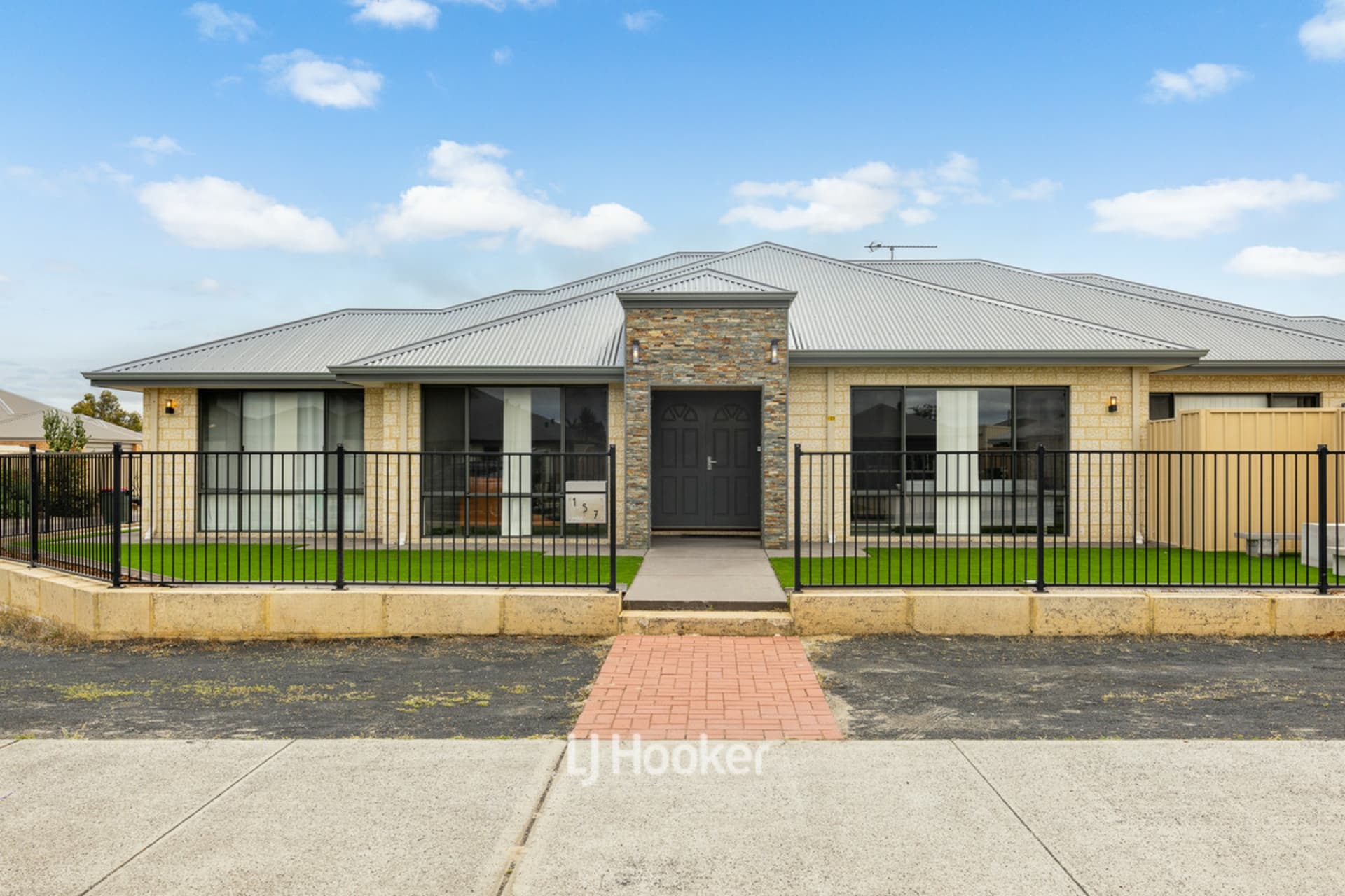 157 Braidwood Drive, Australind, Australind - Image 1