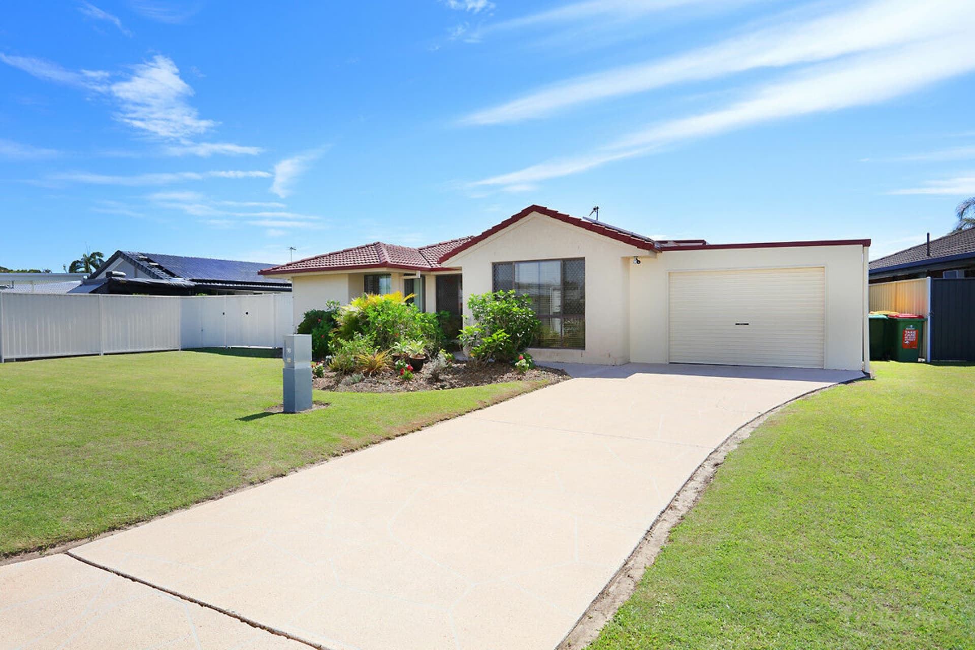 18 Burrendong Road, Coombabah, Coombabah - Thumbnail 2