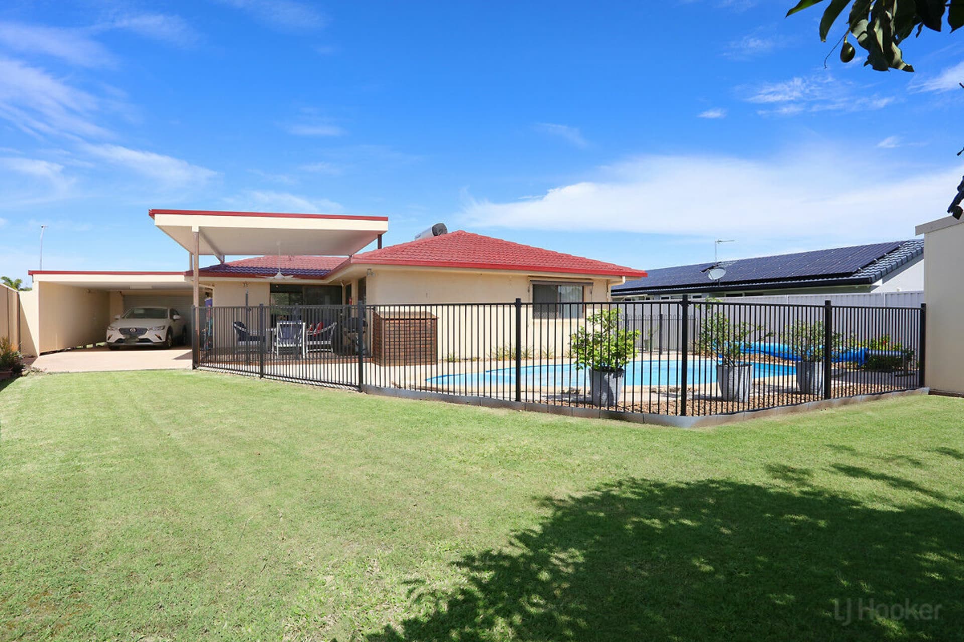 18 Burrendong Road, Coombabah, Coombabah - Thumbnail 3
