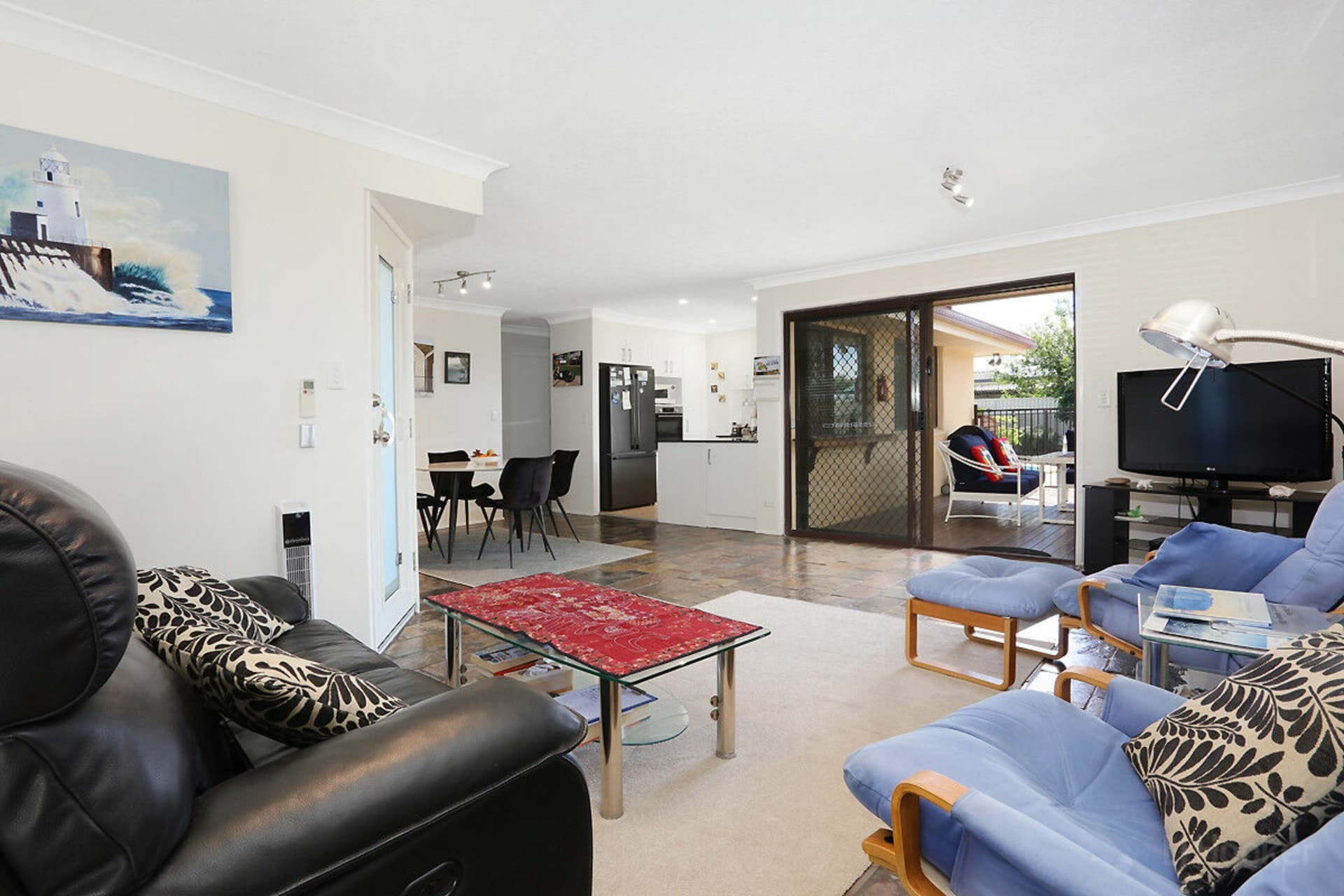 18 Burrendong Road, Coombabah, Coombabah - Thumbnail 7