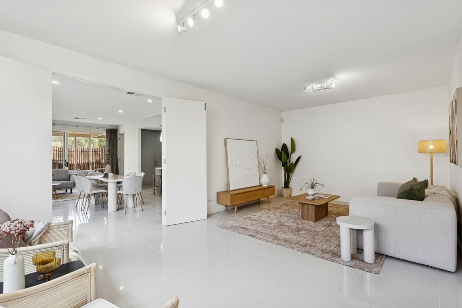 2 Parsons Court, Mawson Lakes, Mawson Lakes - Thumbnail 2