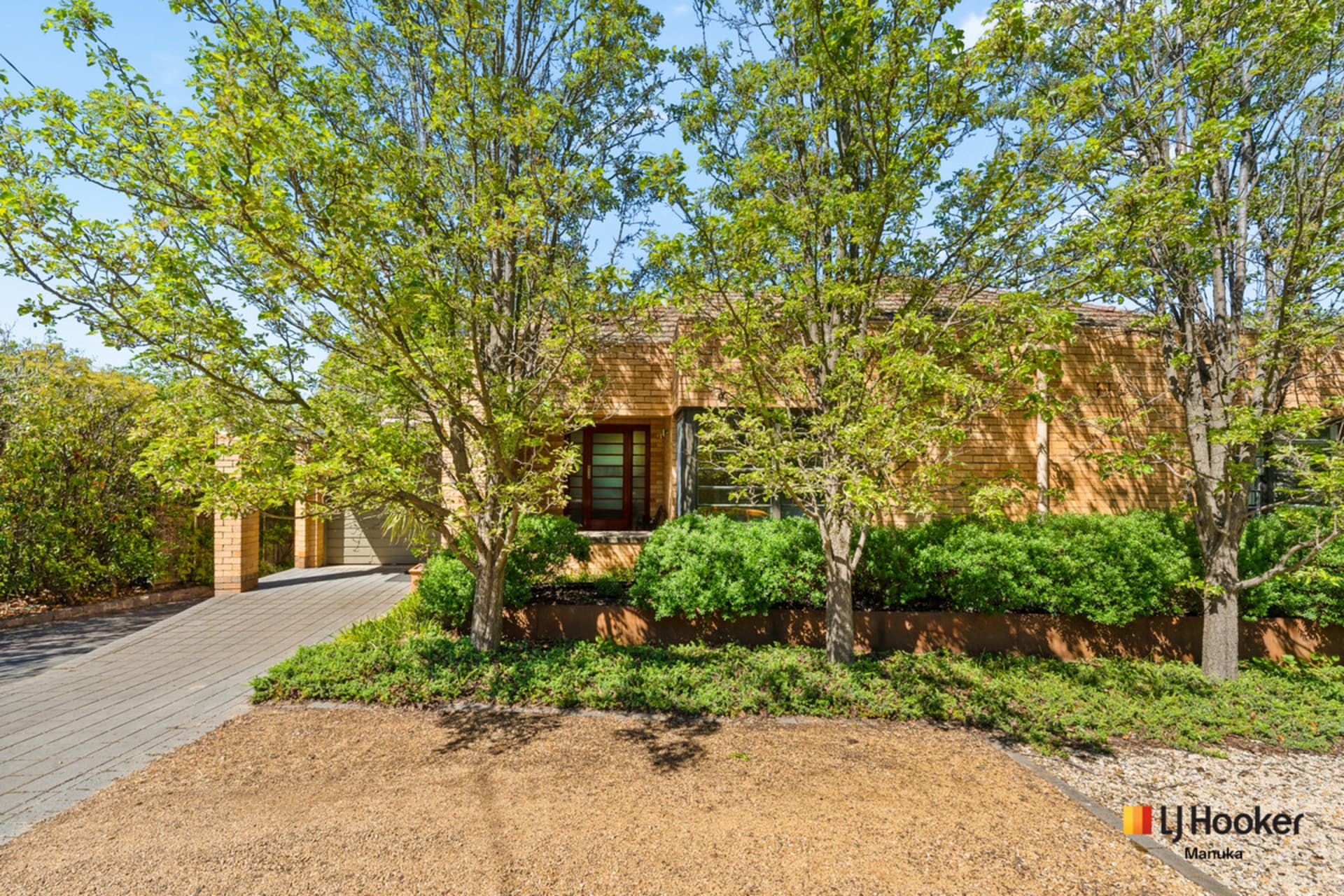 11 Bass Gardens, Griffith, Griffith - Thumbnail 2