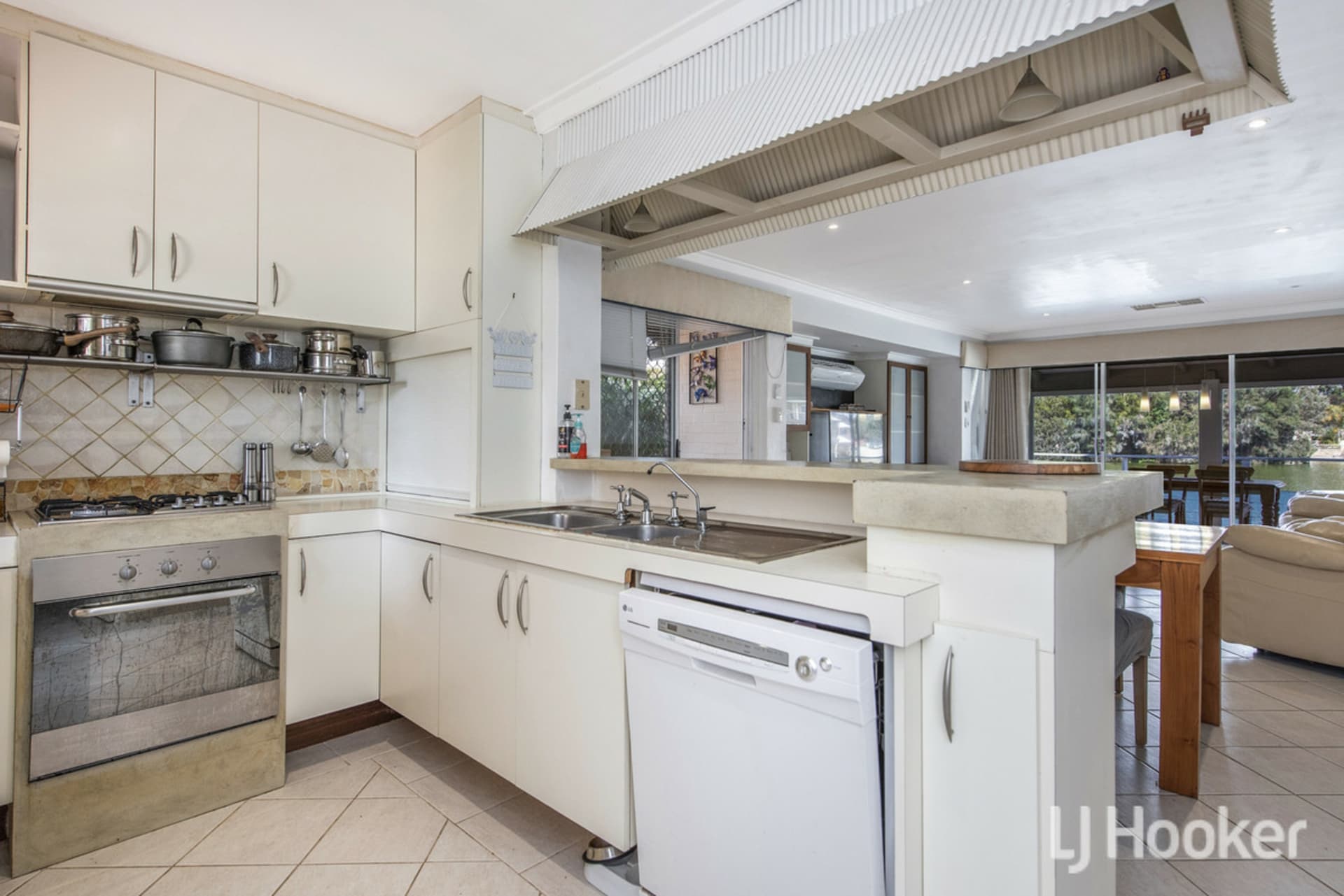 4 Foreshore Cove, South Yunderup, South Yunderup - Thumbnail 4