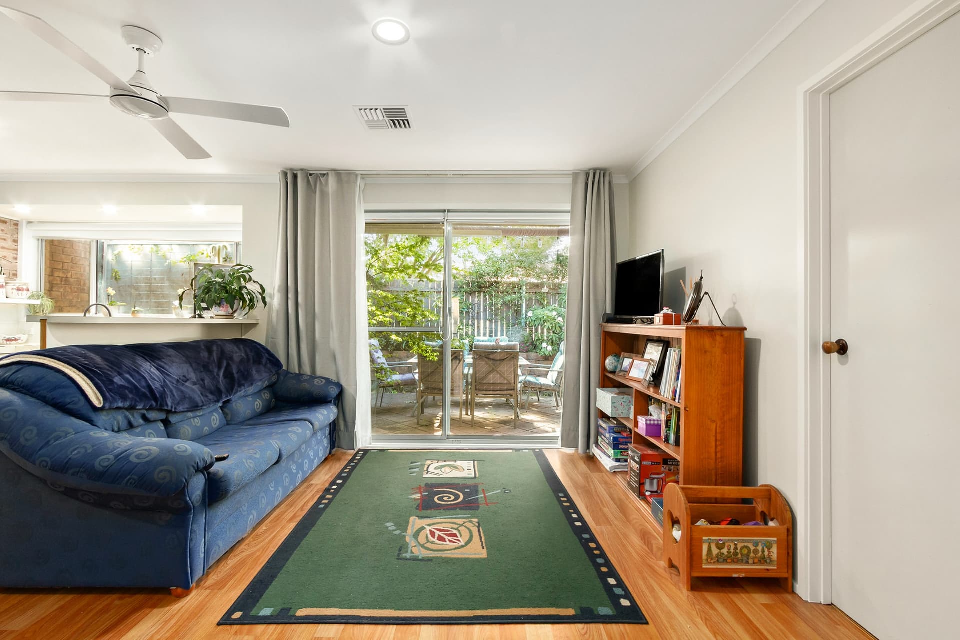 1/32 Clamp Place, Greenway, Greenway - Thumbnail 3