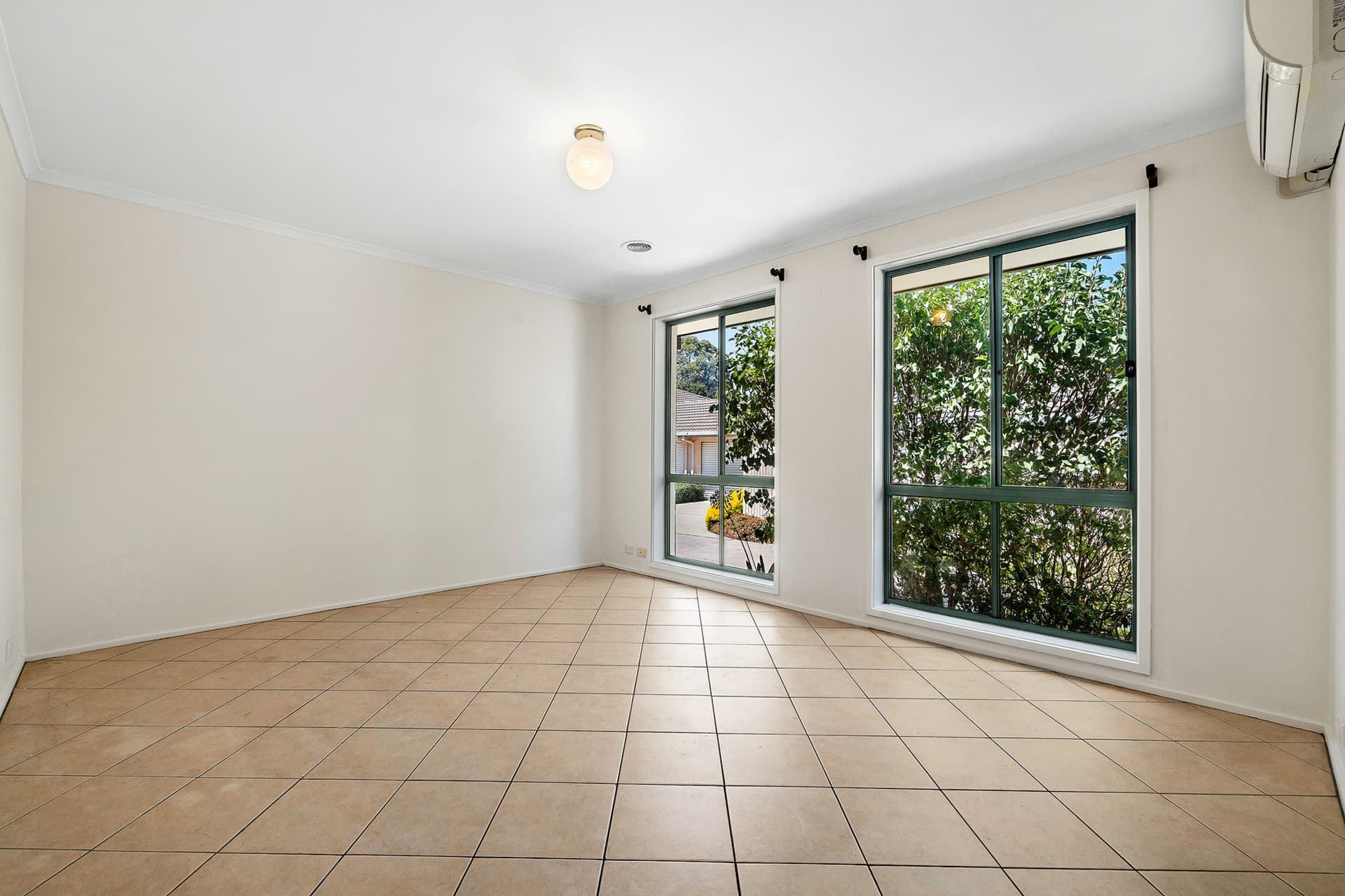 2/3 Noble Place, Flynn, Flynn - Thumbnail 5