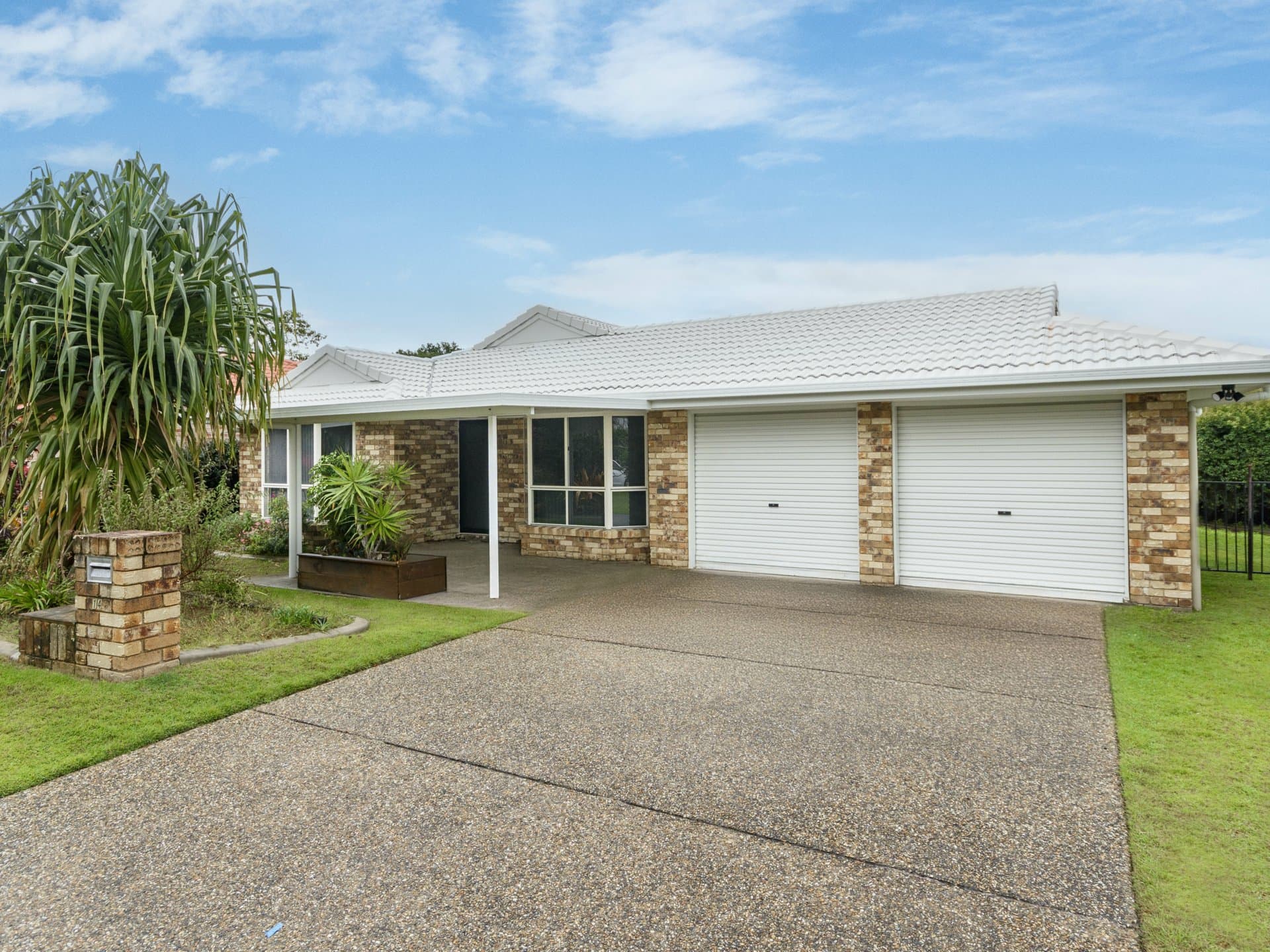 14 Ardel Place, Sandstone Point, Sandstone Point - Image 1