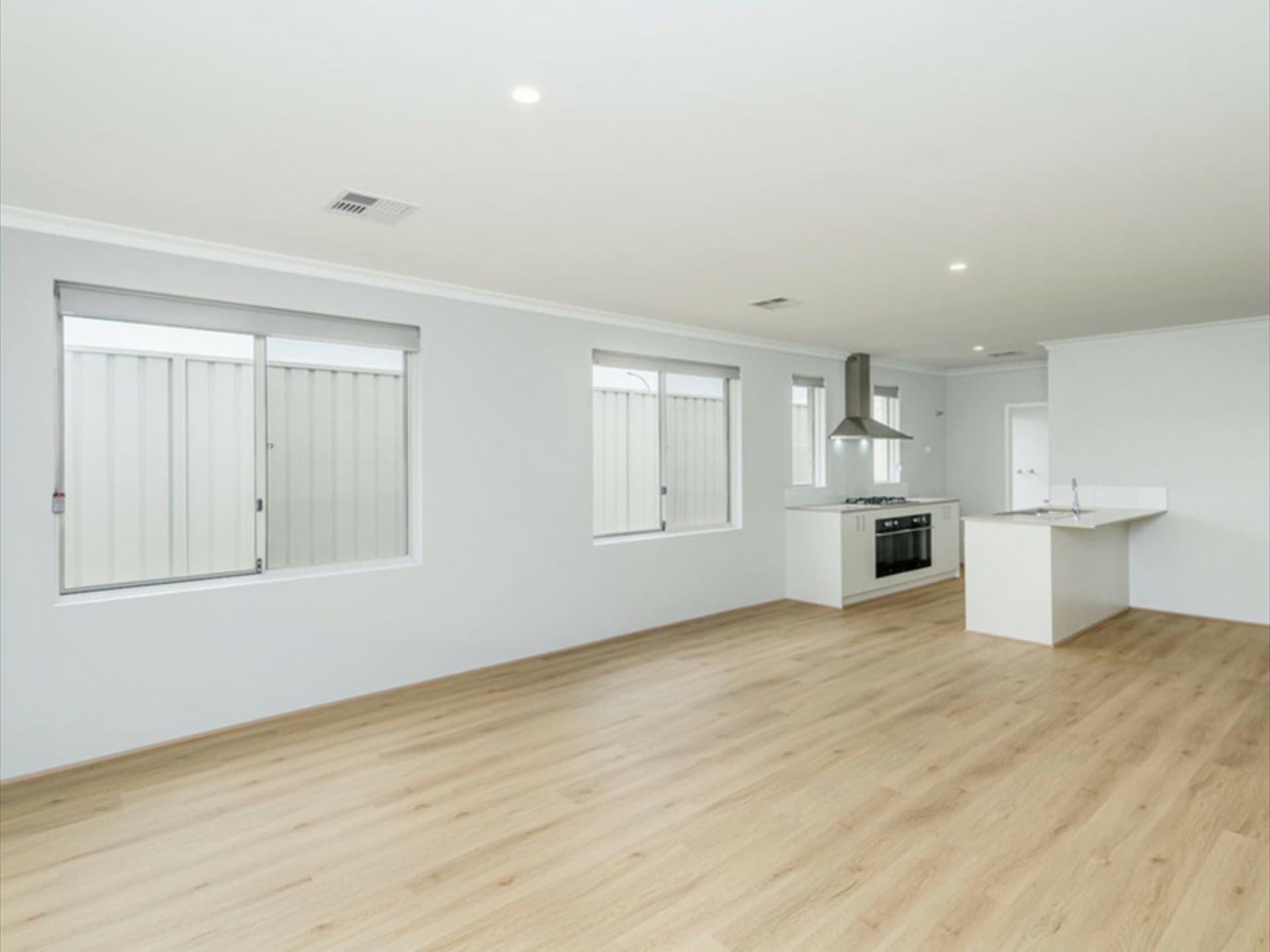 16 Holiday Way, Yanchep, Yanchep - Thumbnail 3