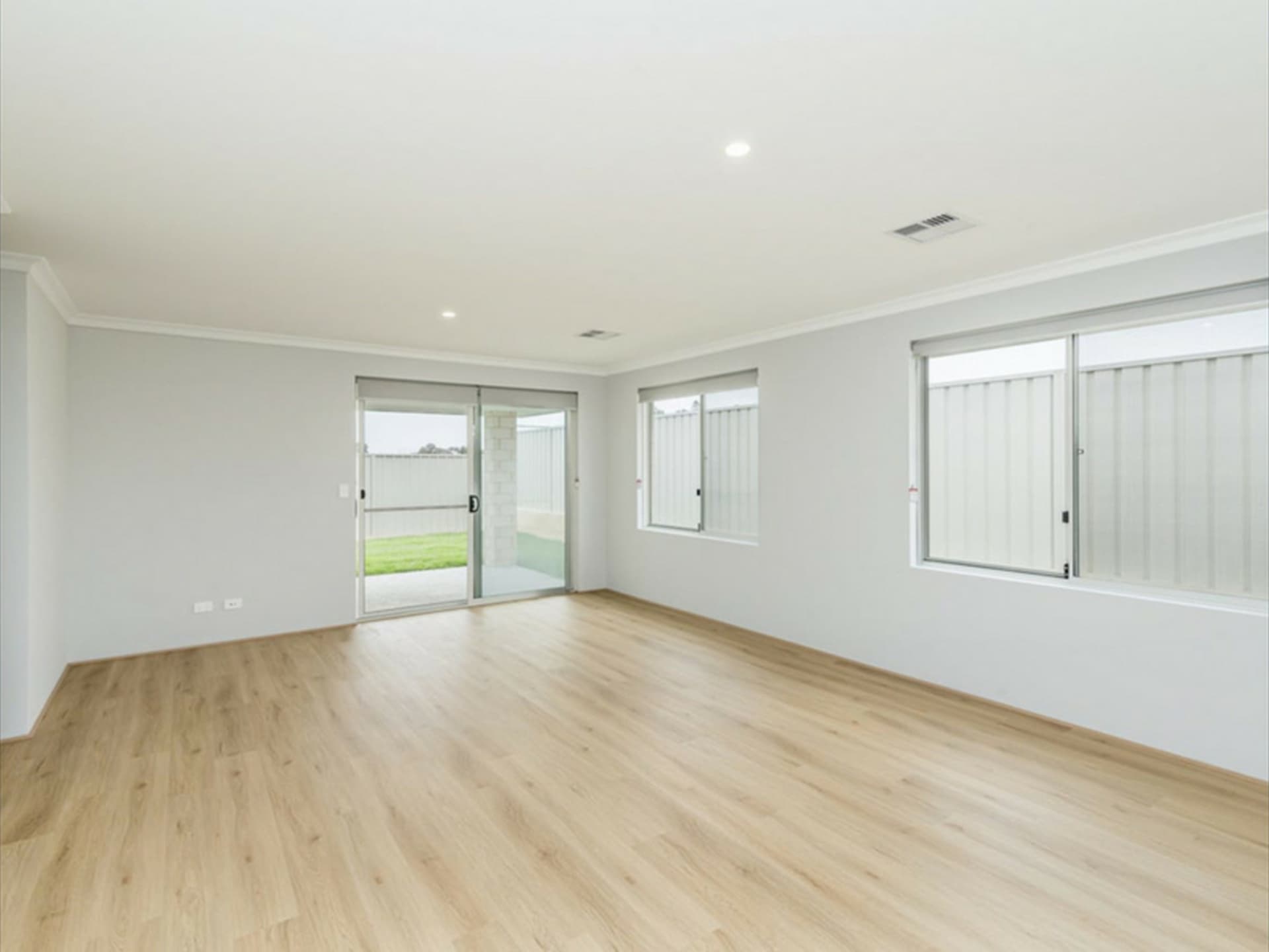 16 Holiday Way, Yanchep, Yanchep - Thumbnail 4