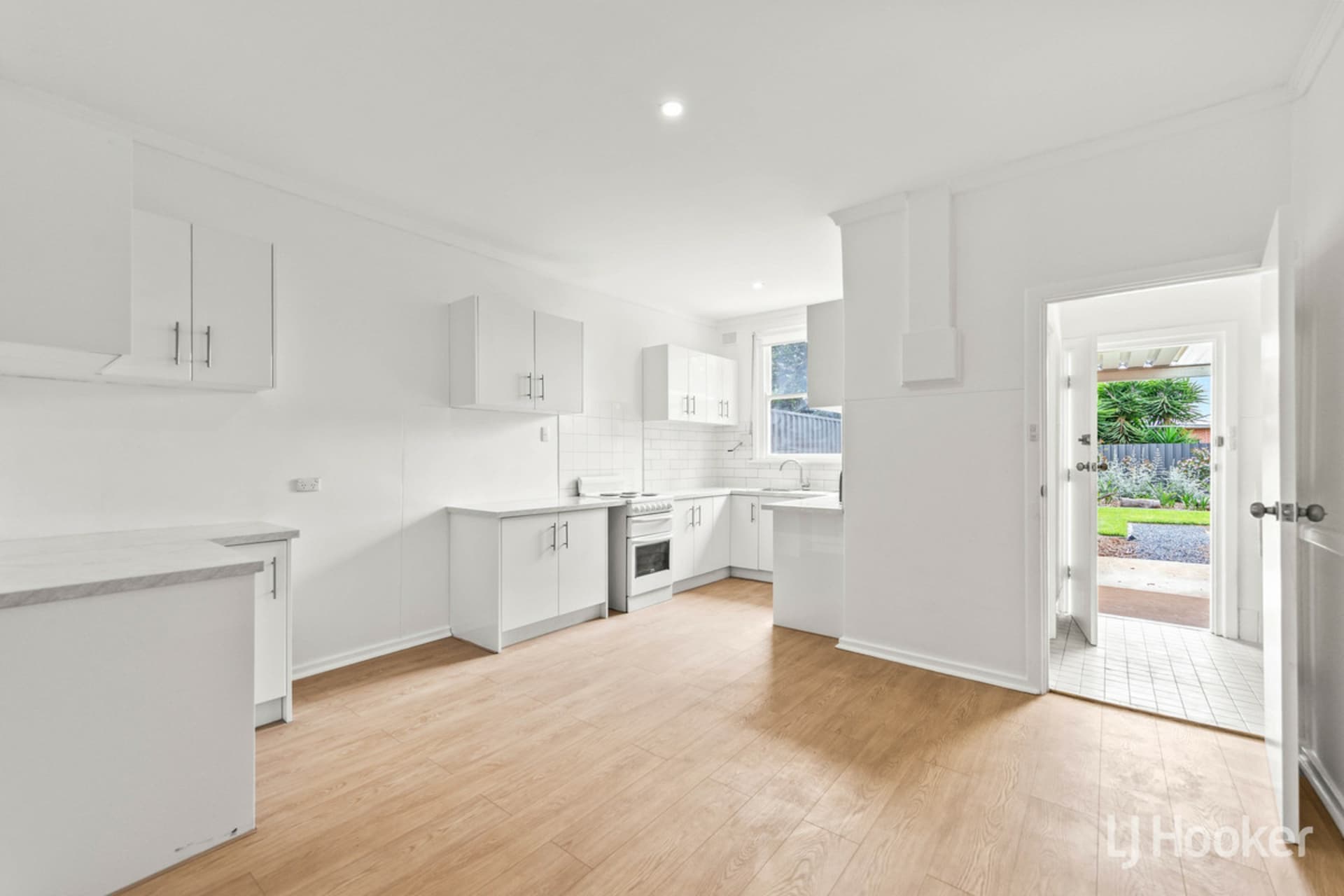 13 Burdell Street, Elizabeth Downs, Elizabeth Downs - Thumbnail 4