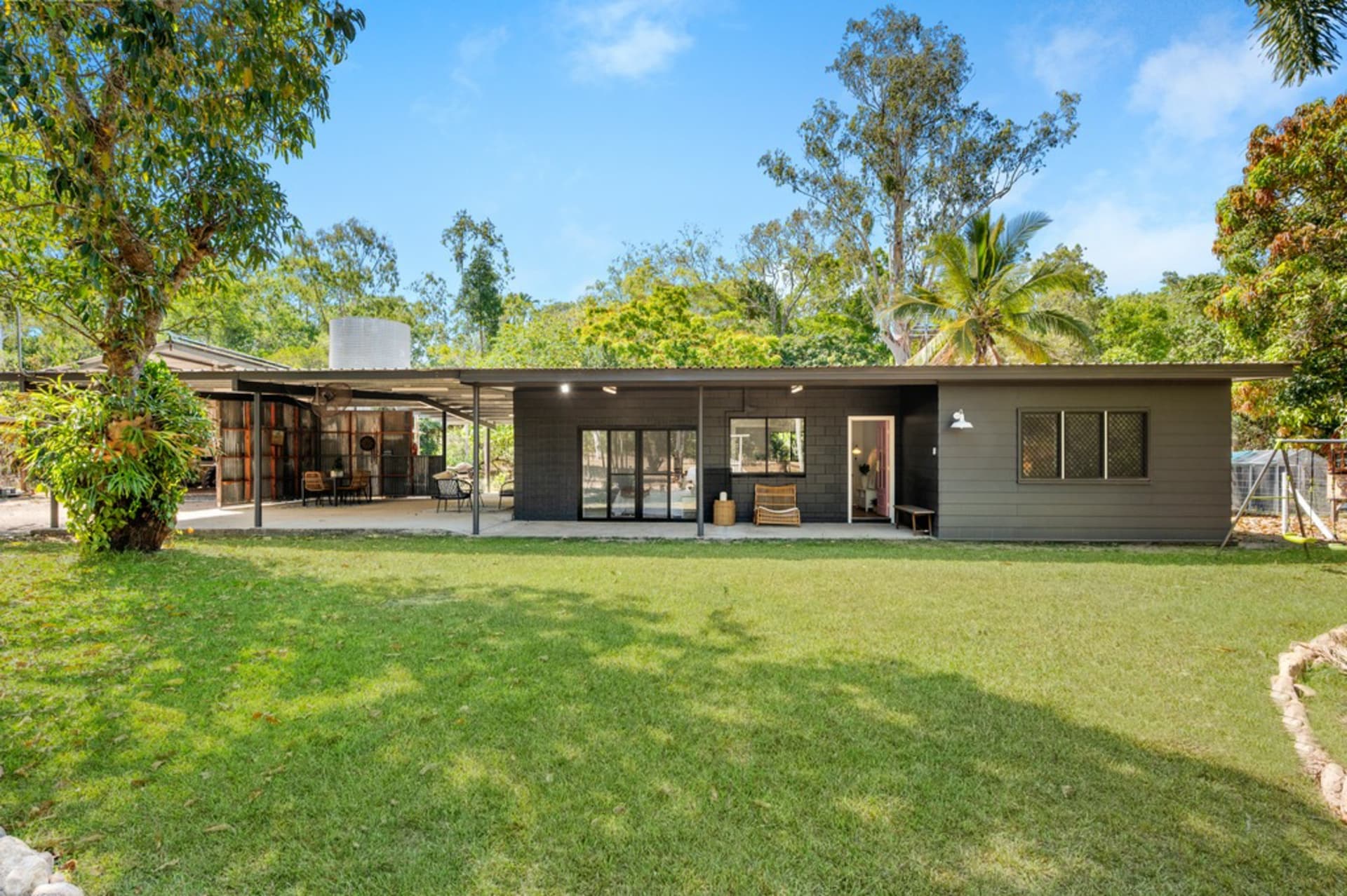 78 Plantation Road, Rollingstone, Rollingstone - Thumbnail 2