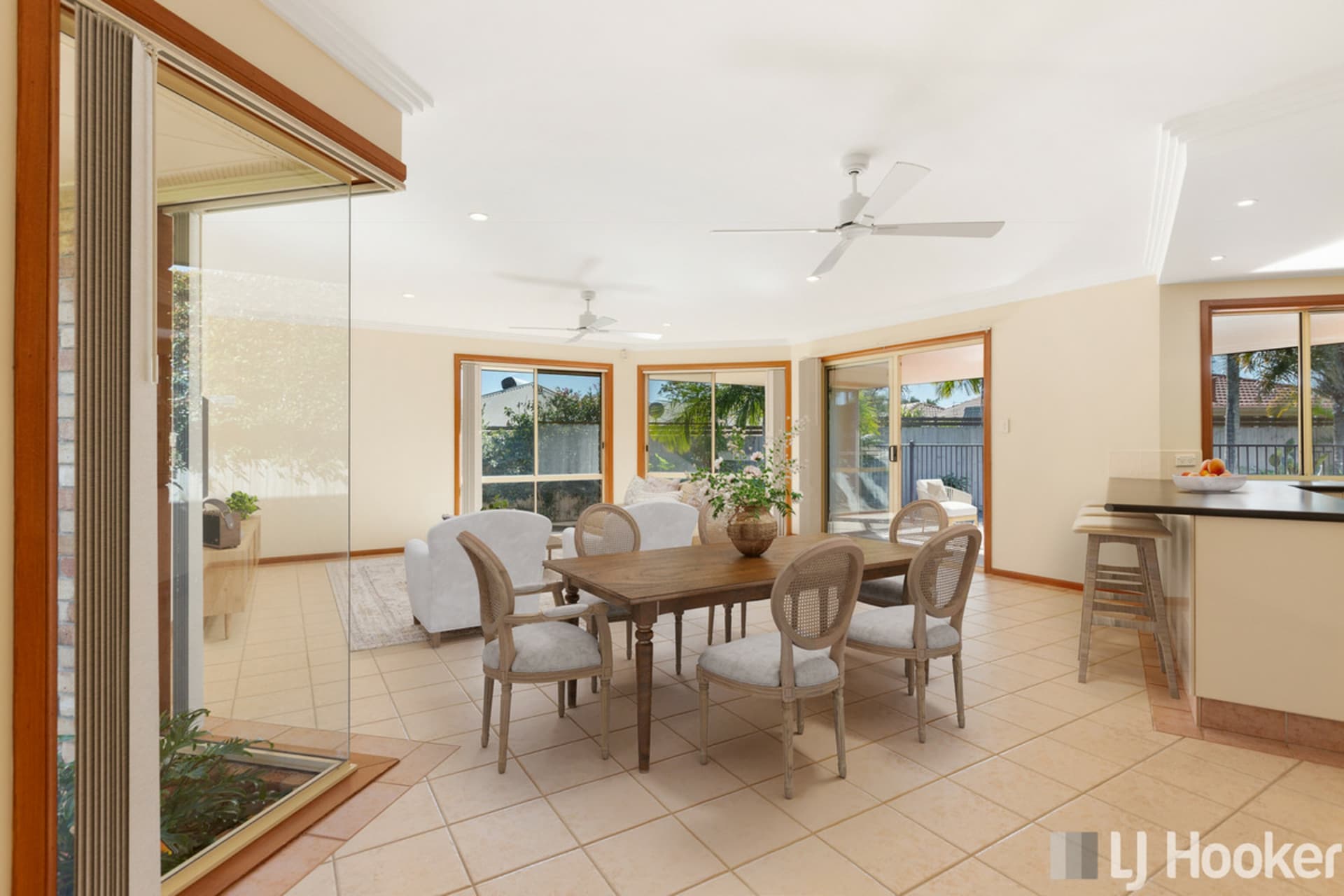 12 Lomond Place, Victoria Point, Victoria Point - Thumbnail 4