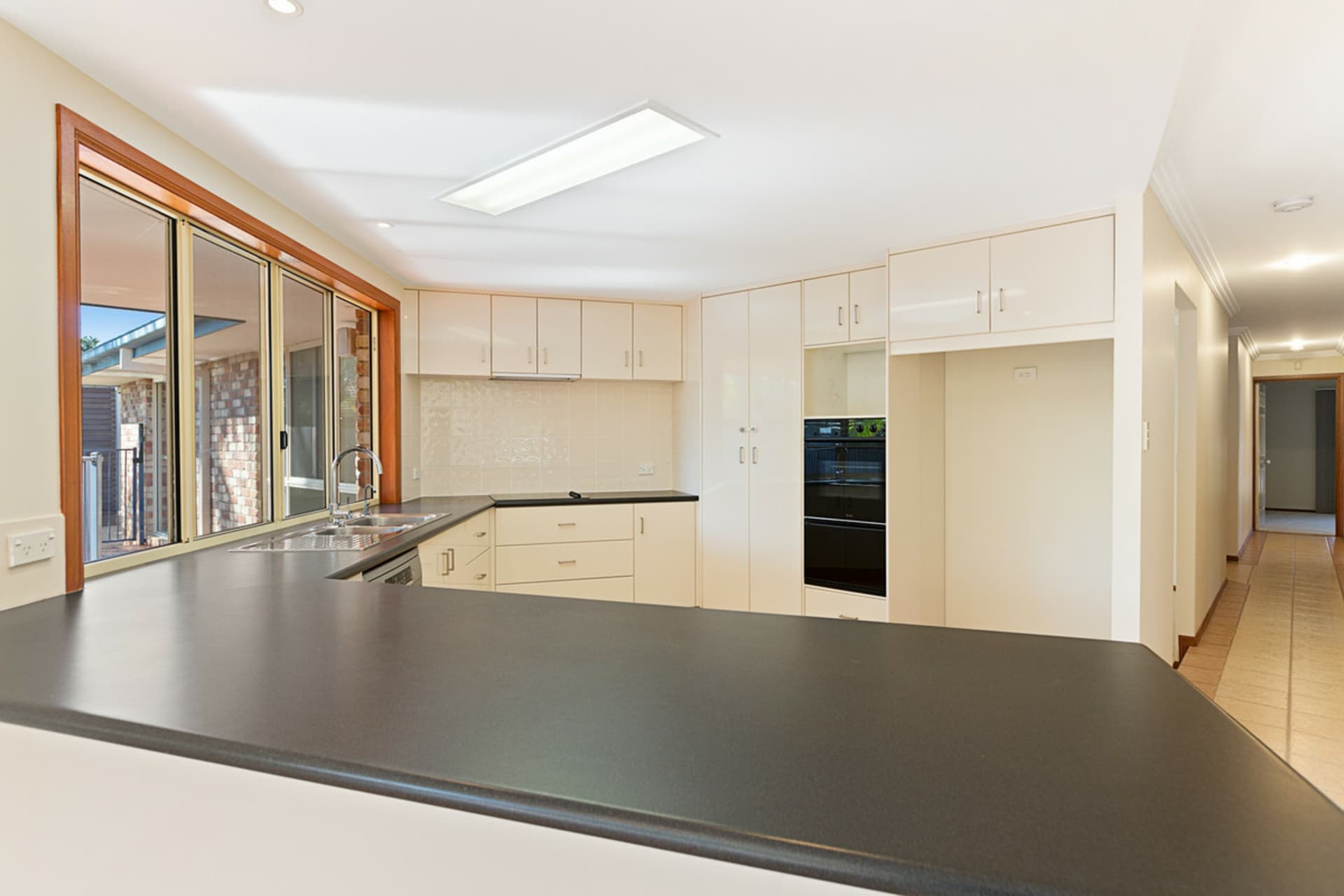 12 Lomond Place, Victoria Point, Victoria Point - Thumbnail 7